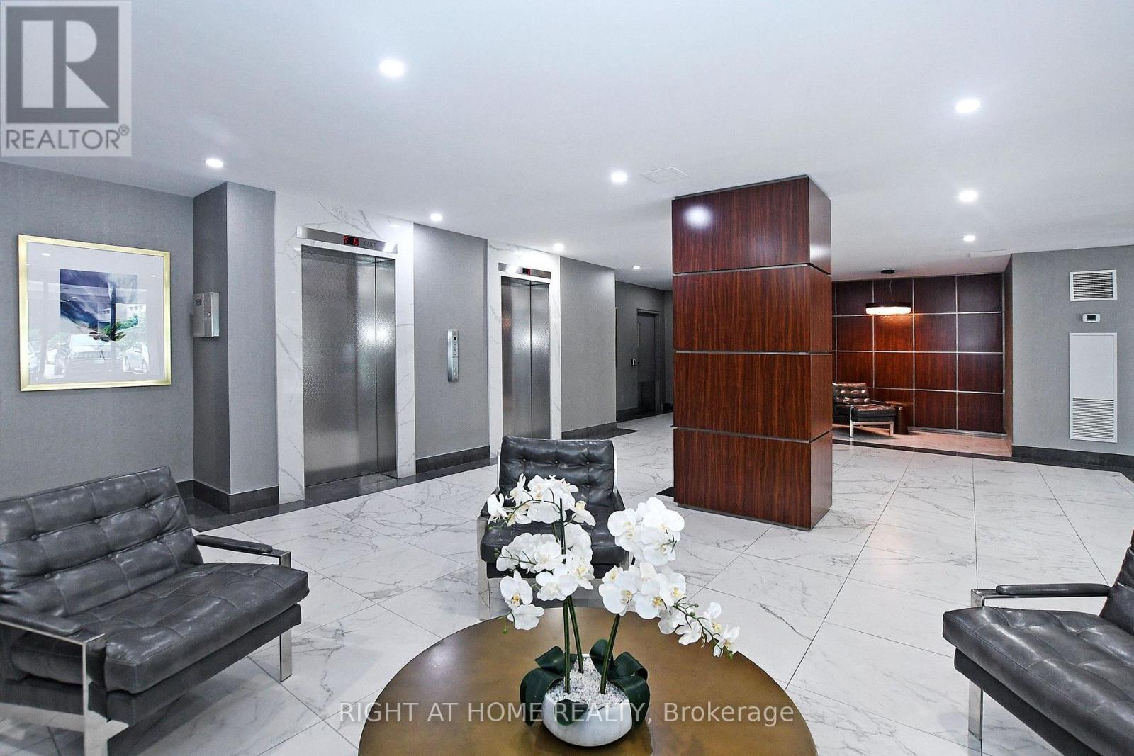 806 - 60 Inverlochy Boulevard, Markham, ON - Indoor