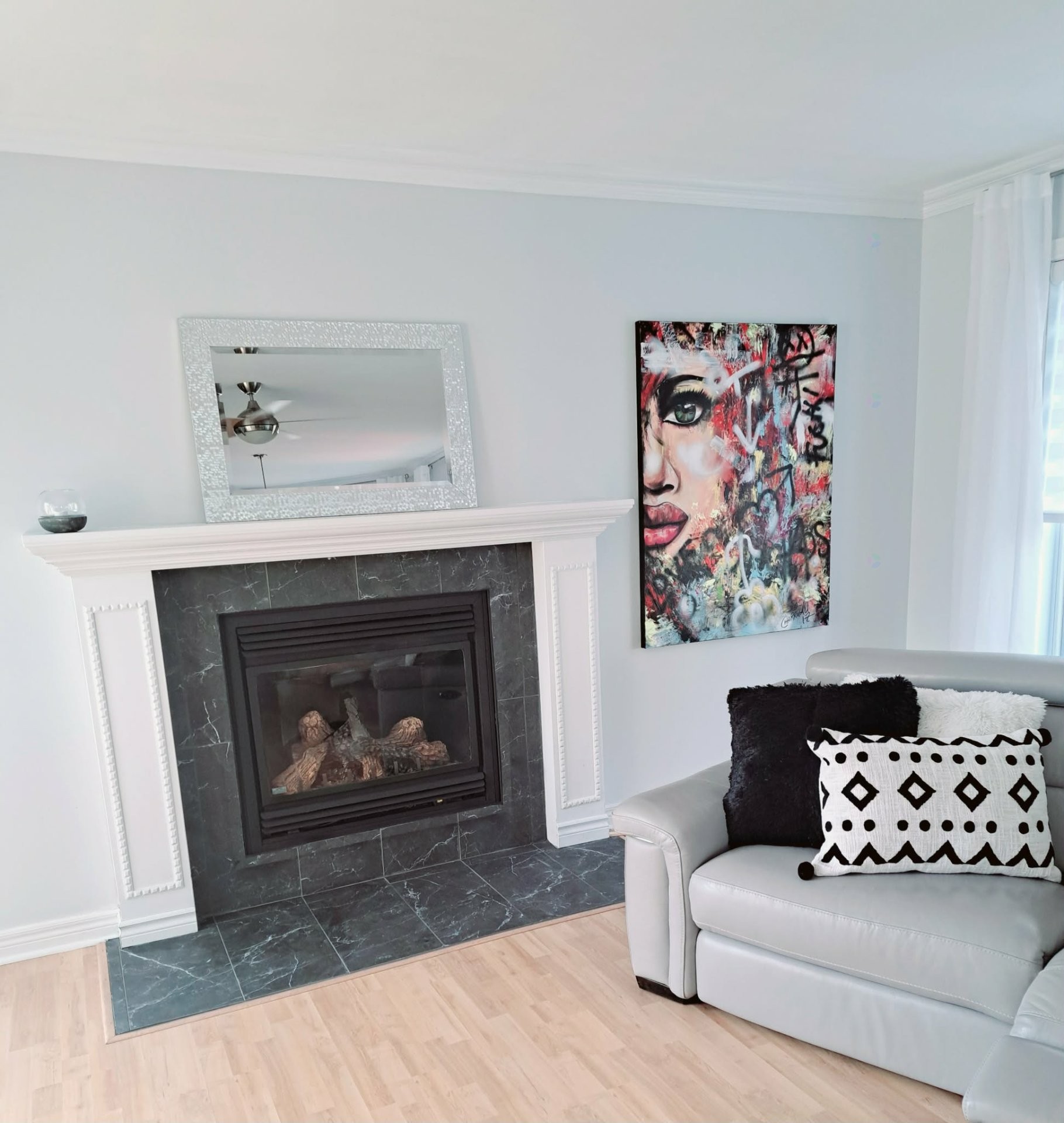 Living Room - 502 Ch. Des Habitations-Des-Monts, Saint-Sauveur, QC - Indoor Photo Showing Living Room With Fireplace