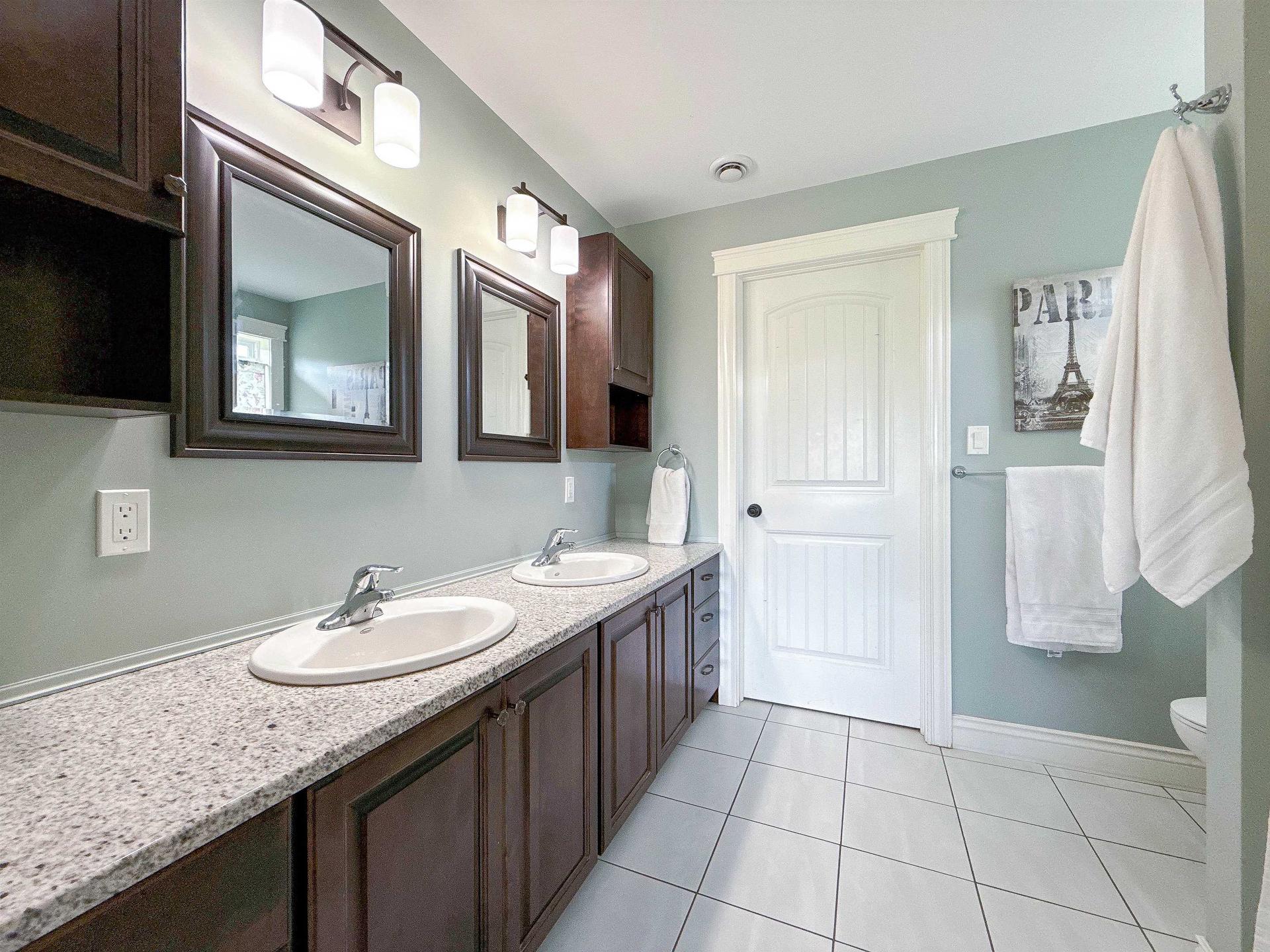 54 Ferry Road, Cornwall, PE - Indoor Photo Showing Bathroom