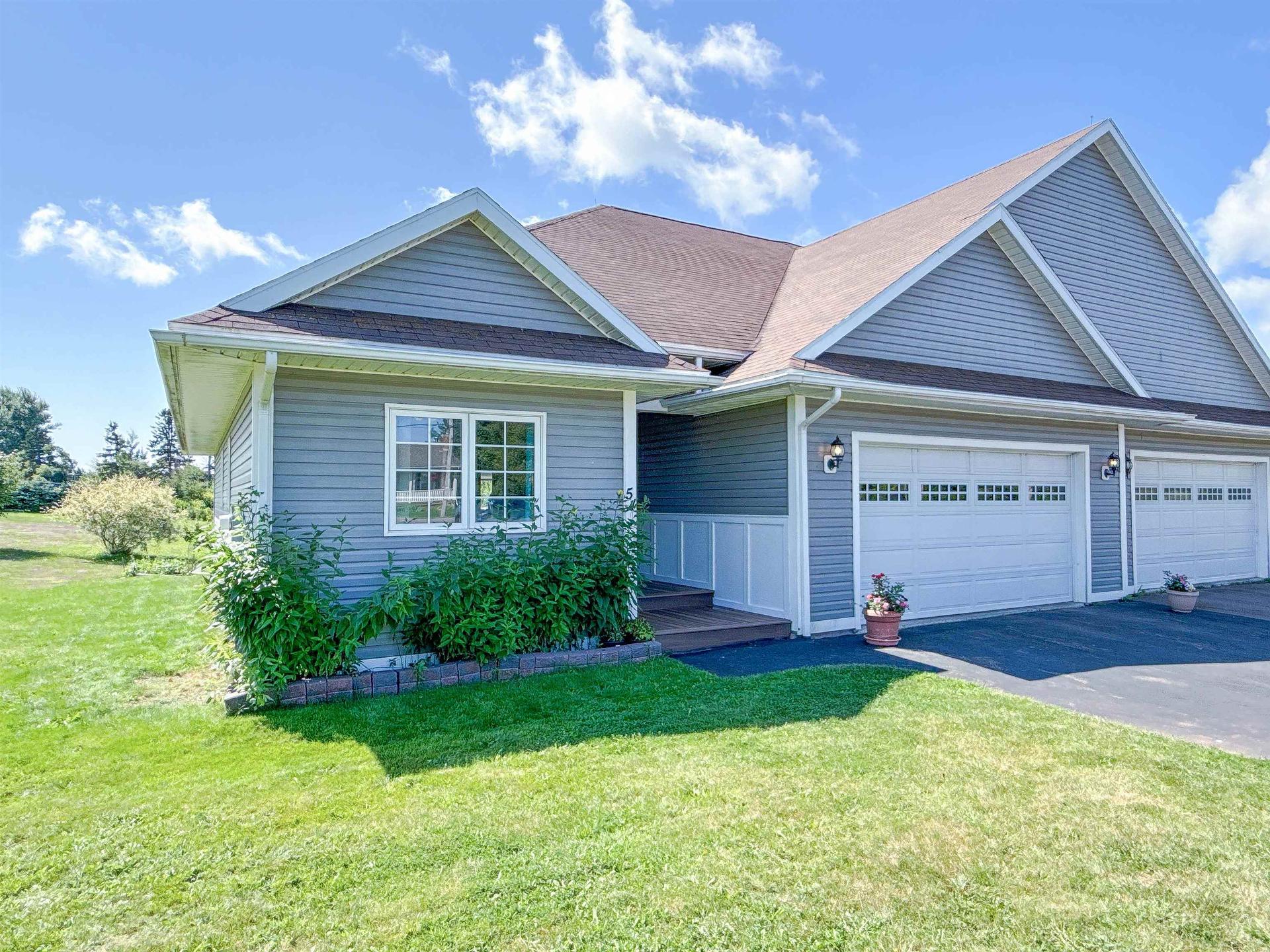 54 Ferry Road, Cornwall, PE - Outdoor