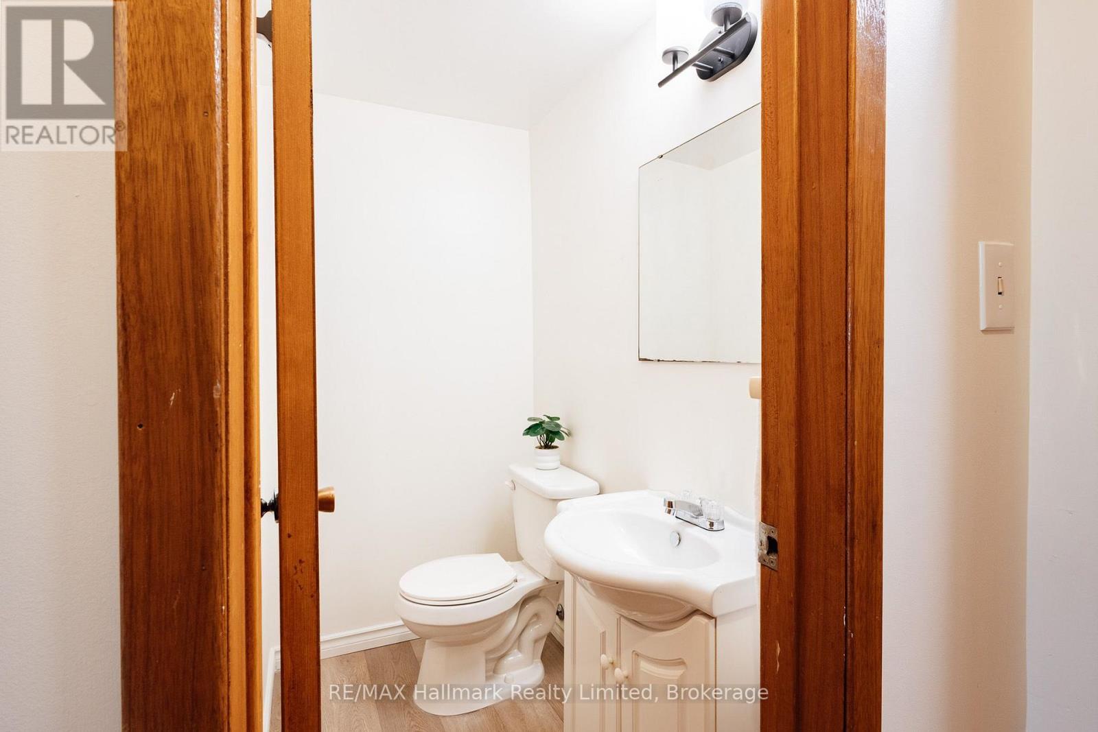 117 Old Country Drive, Kitchener, ON - Indoor Photo Showing Bathroom