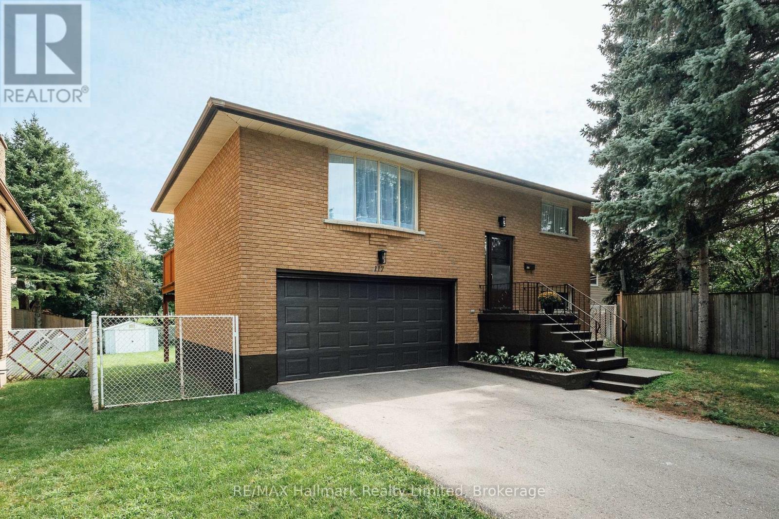 117 Old Country Drive, Kitchener, ON - Outdoor With Exterior