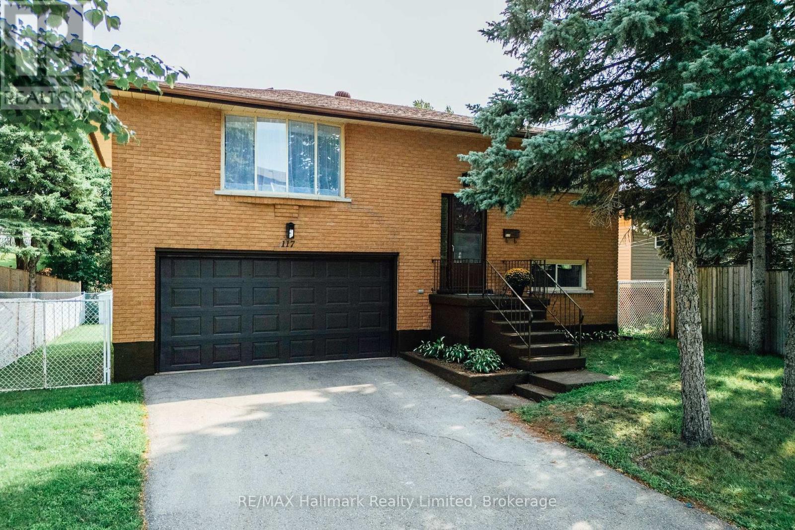 117 Old Country Drive, Kitchener, ON - Outdoor