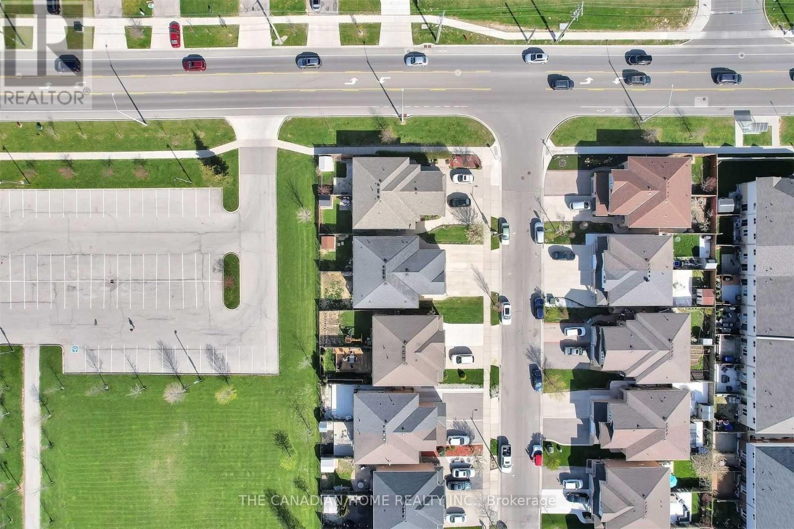 10 Jonathon Court, Hamilton, ON - Outdoor With View