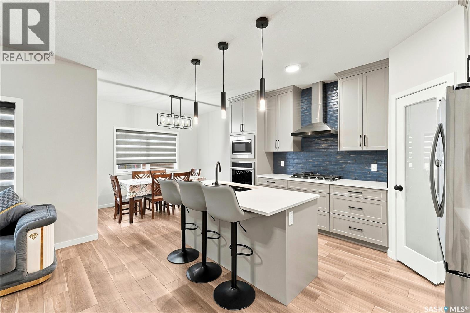 8718 Wheat Crescent, Regina, SK - Indoor Photo Showing Kitchen With Upgraded Kitchen