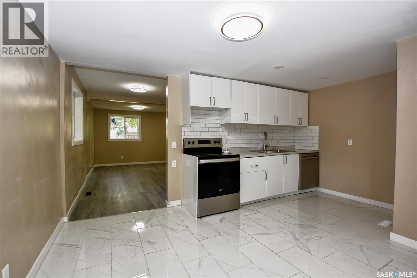 1626 19Th Street W, Saskatoon, SK - Indoor Photo Showing Kitchen
