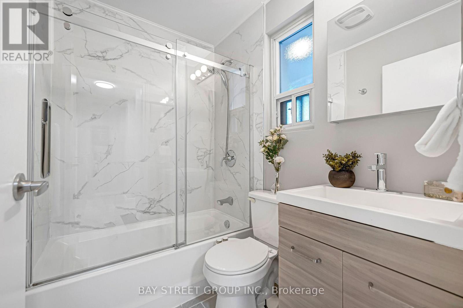 WASHROOM-1 MAIN - 58 Billingsgate Crescent, Ajax, ON - Indoor Photo Showing Bathroom
