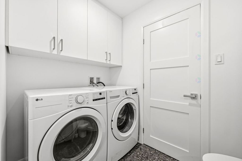 Bathroom - 385 Rue Gilford, Montréal (Le Plateau-Mont-Royal), QC - Indoor Photo Showing Laundry Room