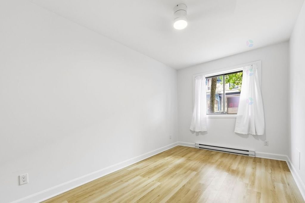 Bedroom - 385 Rue Gilford, Montréal (Le Plateau-Mont-Royal), QC - Indoor Photo Showing Other Room