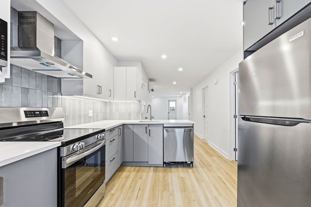 Kitchen - 389 Rue Gilford, Montréal (Le Plateau-Mont-Royal), QC - Indoor Photo Showing Kitchen With Upgraded Kitchen