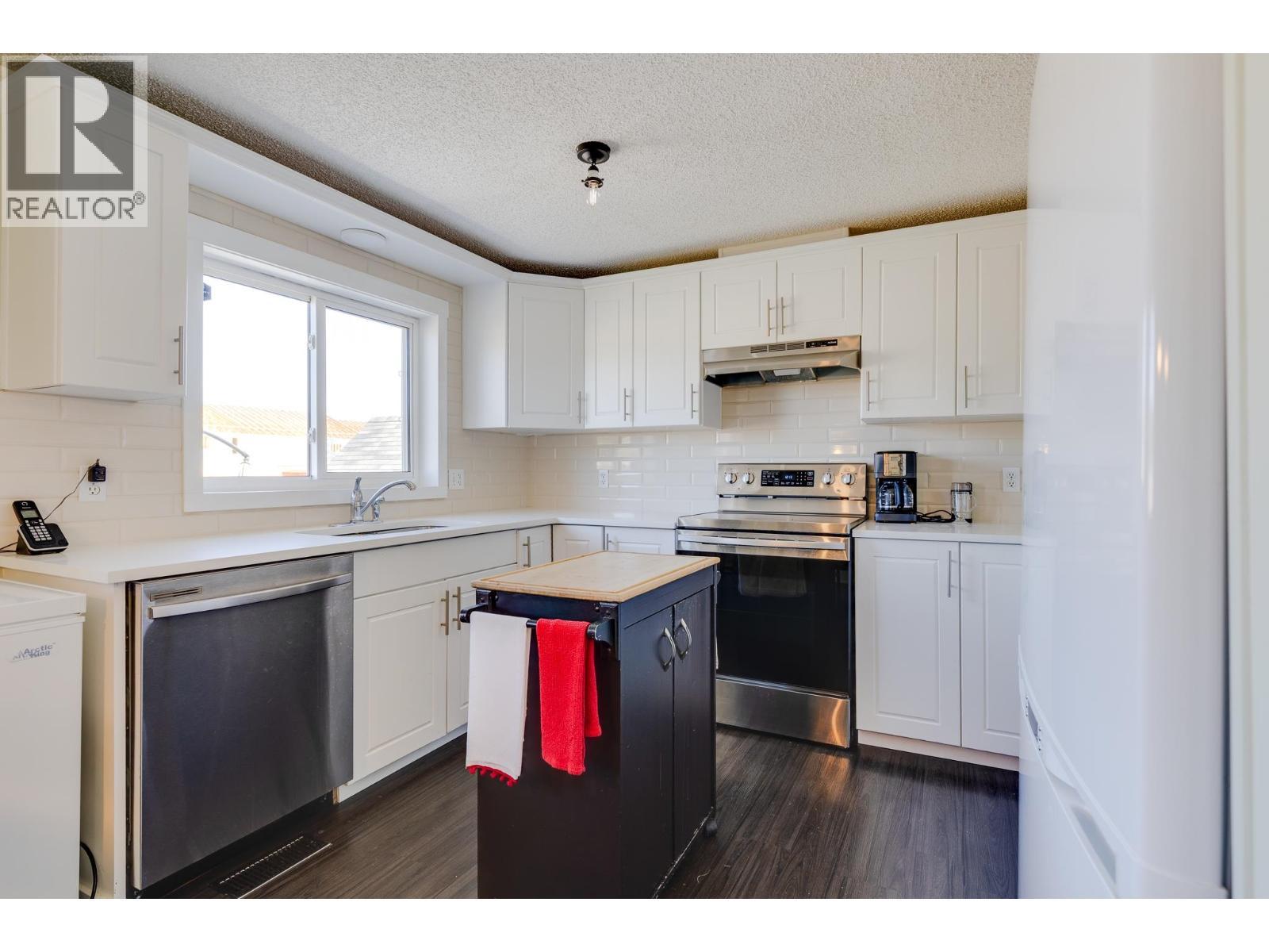 4616 Gray Drive, Prince George, BC - Indoor Photo Showing Kitchen