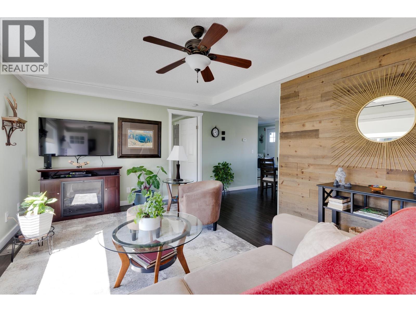 4616 Gray Drive, Prince George, BC - Indoor Photo Showing Living Room