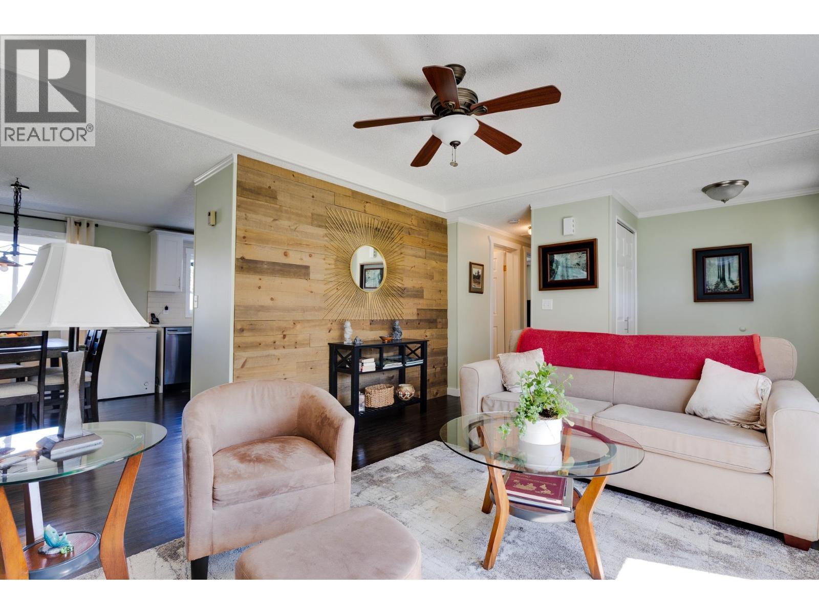 4616 Gray Drive, Prince George, BC - Indoor Photo Showing Living Room