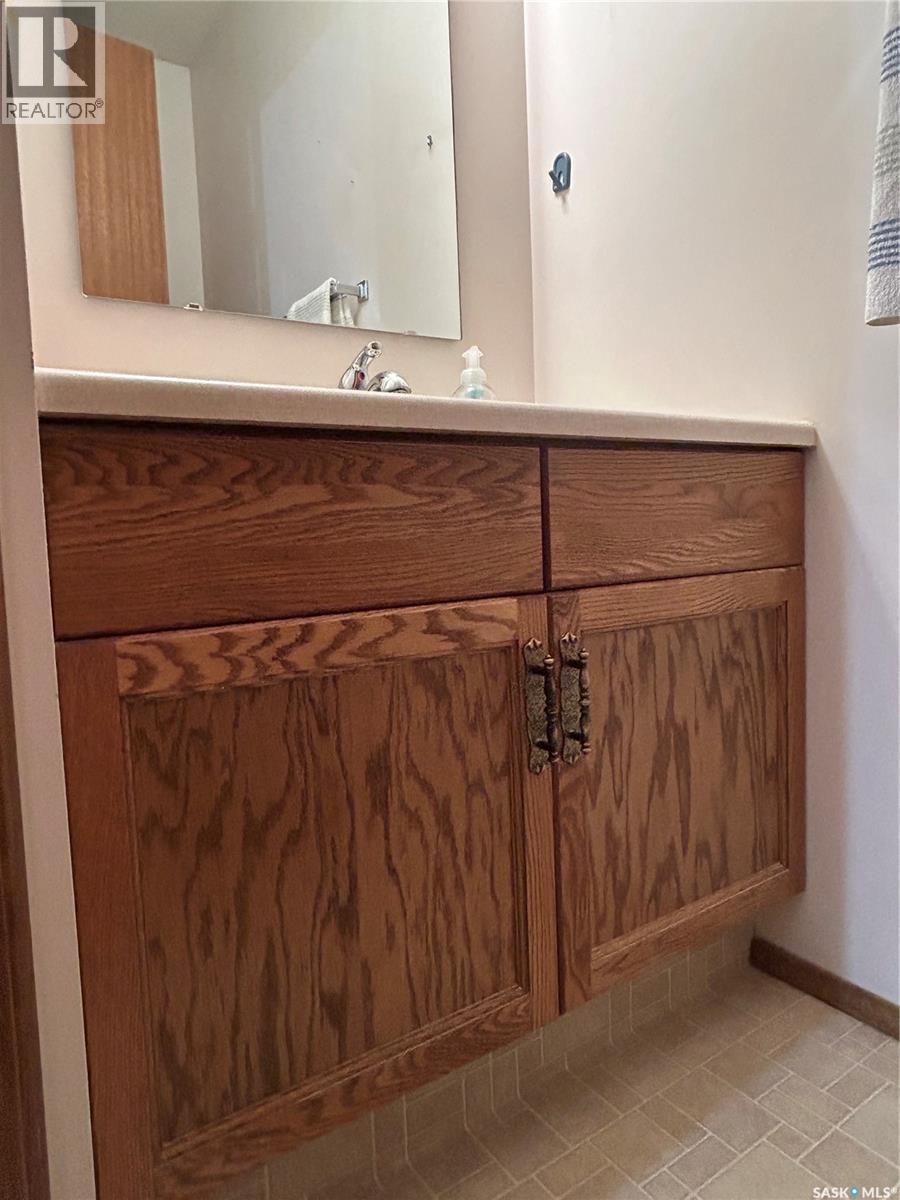 4 416 Heritage Drive, Estevan, SK - Indoor Photo Showing Bathroom