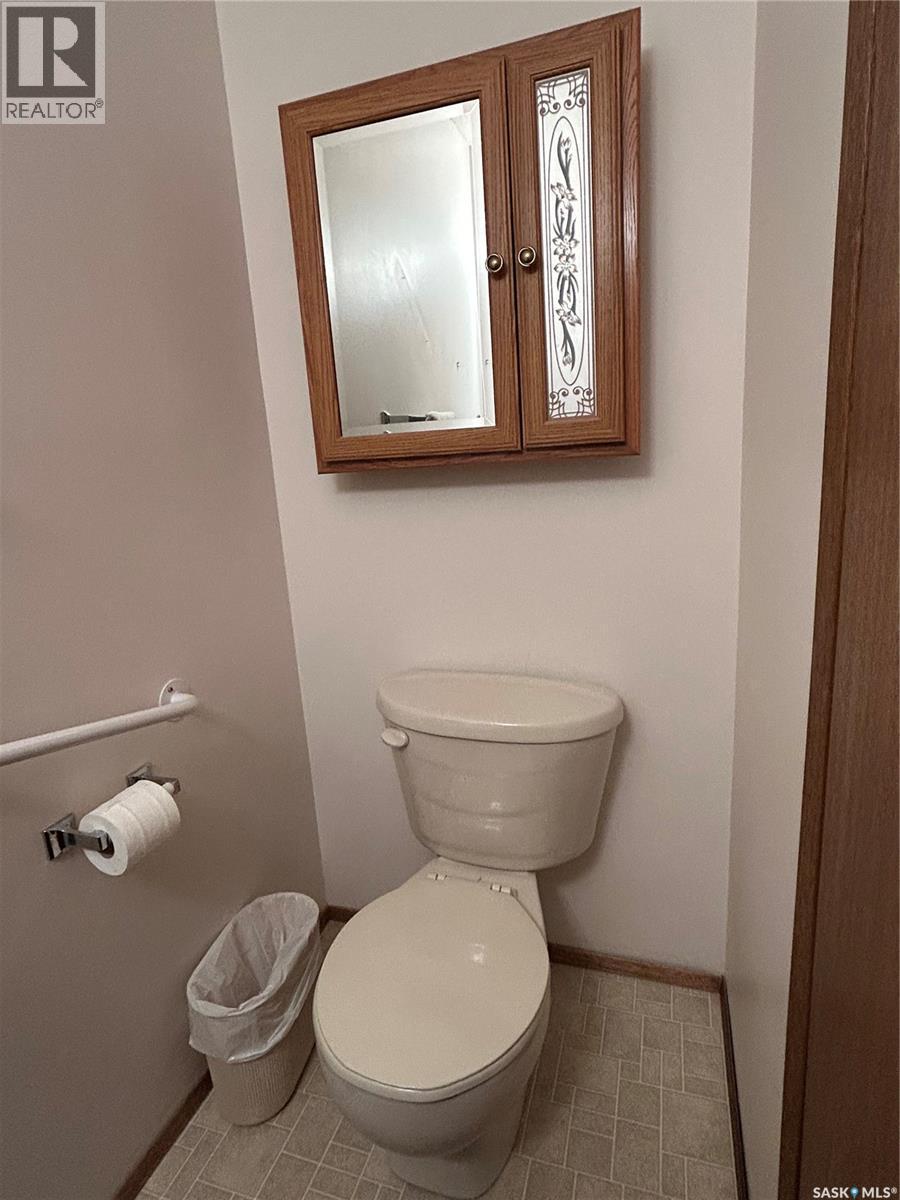 4 416 Heritage Drive, Estevan, SK - Indoor Photo Showing Bathroom