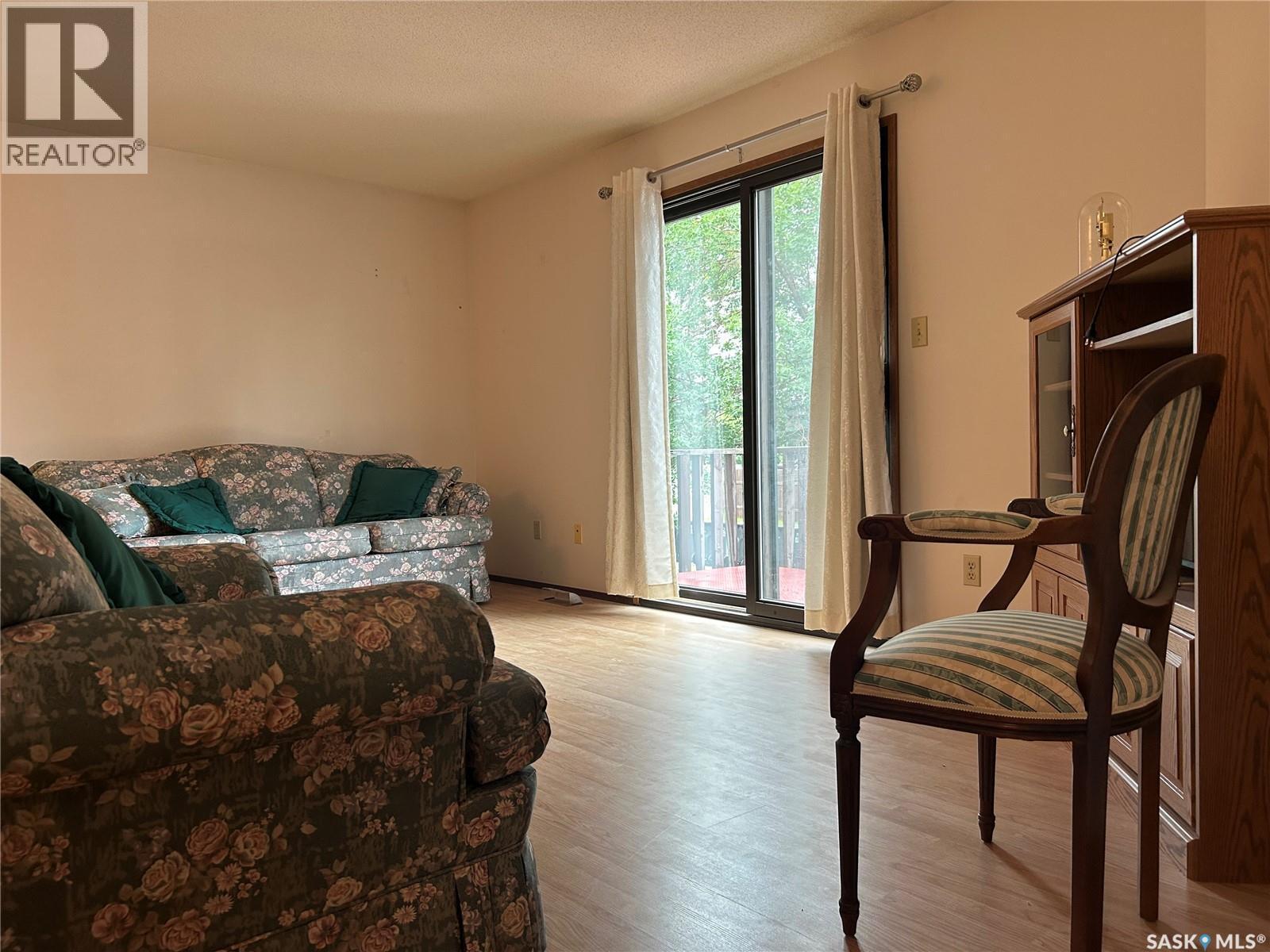4 416 Heritage Drive, Estevan, SK - Indoor