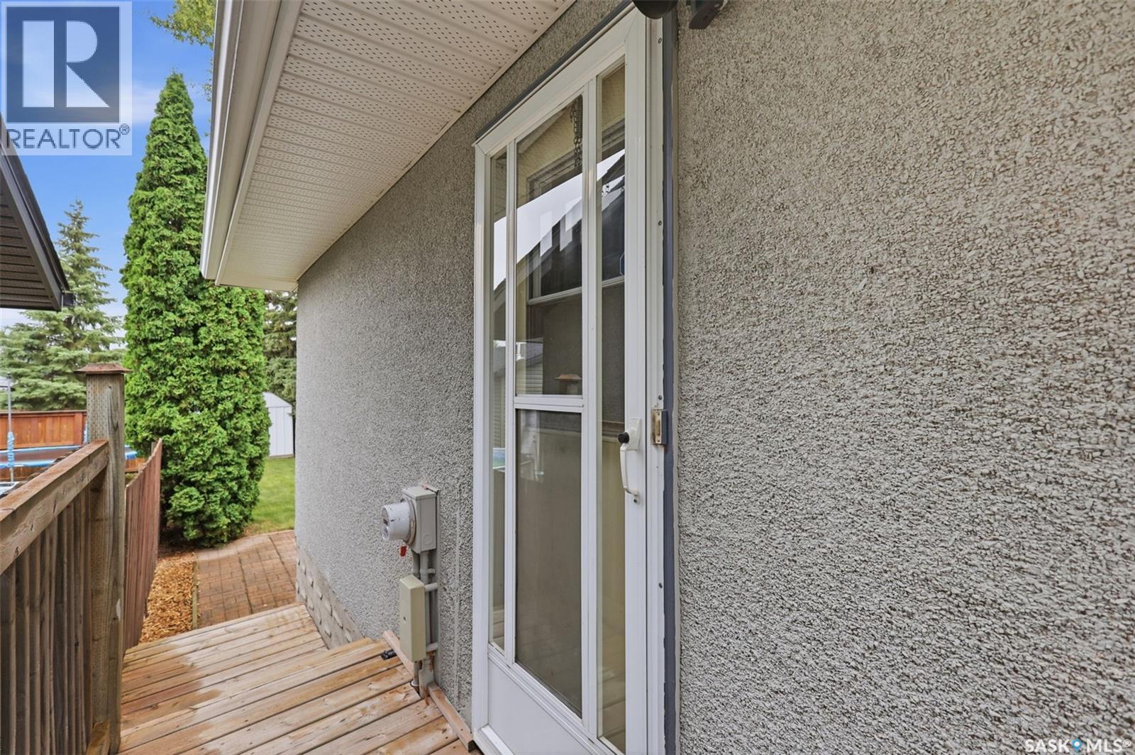 210 Lloyd Crescent, Saskatoon, SK - Outdoor
