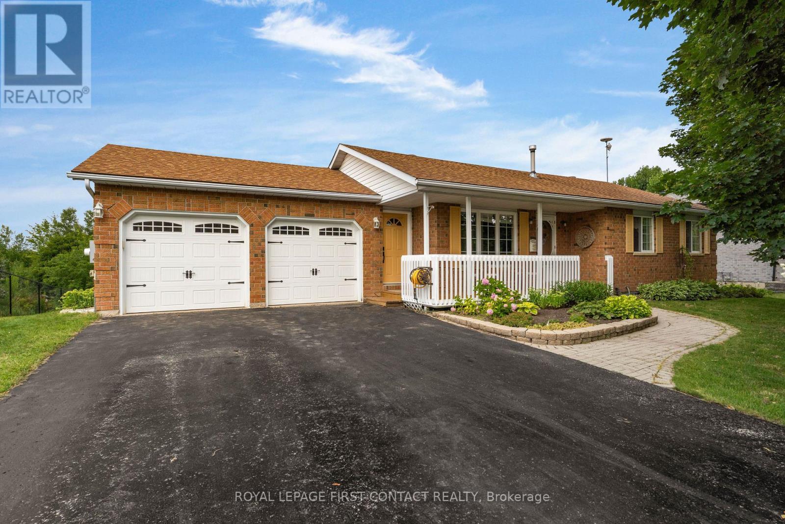 22 Procee Circle, Oro-Medonte, ON - Outdoor With Deck Patio Veranda With Facade