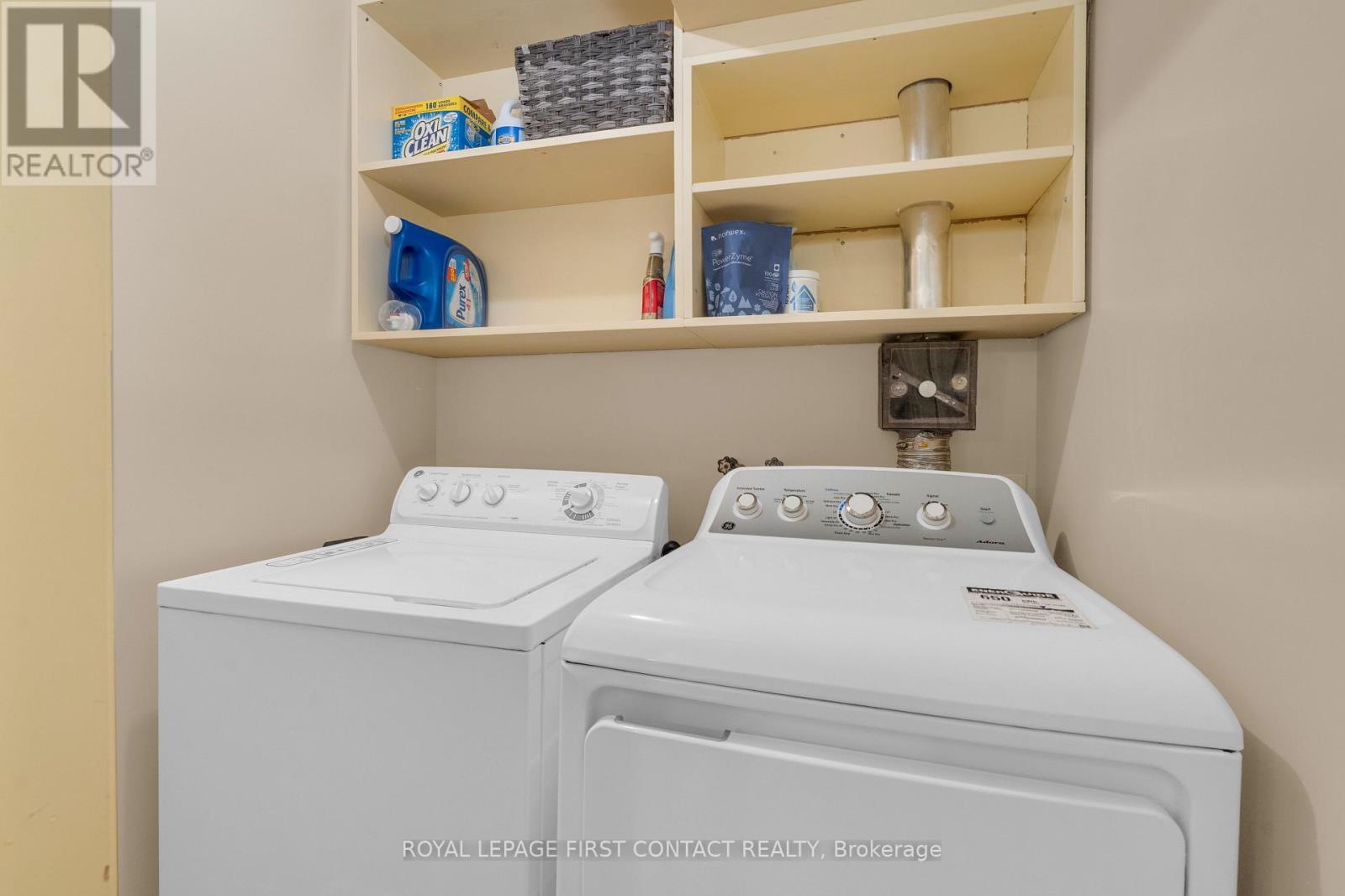 22 Procee Circle, Oro-Medonte, ON - Indoor Photo Showing Laundry Room