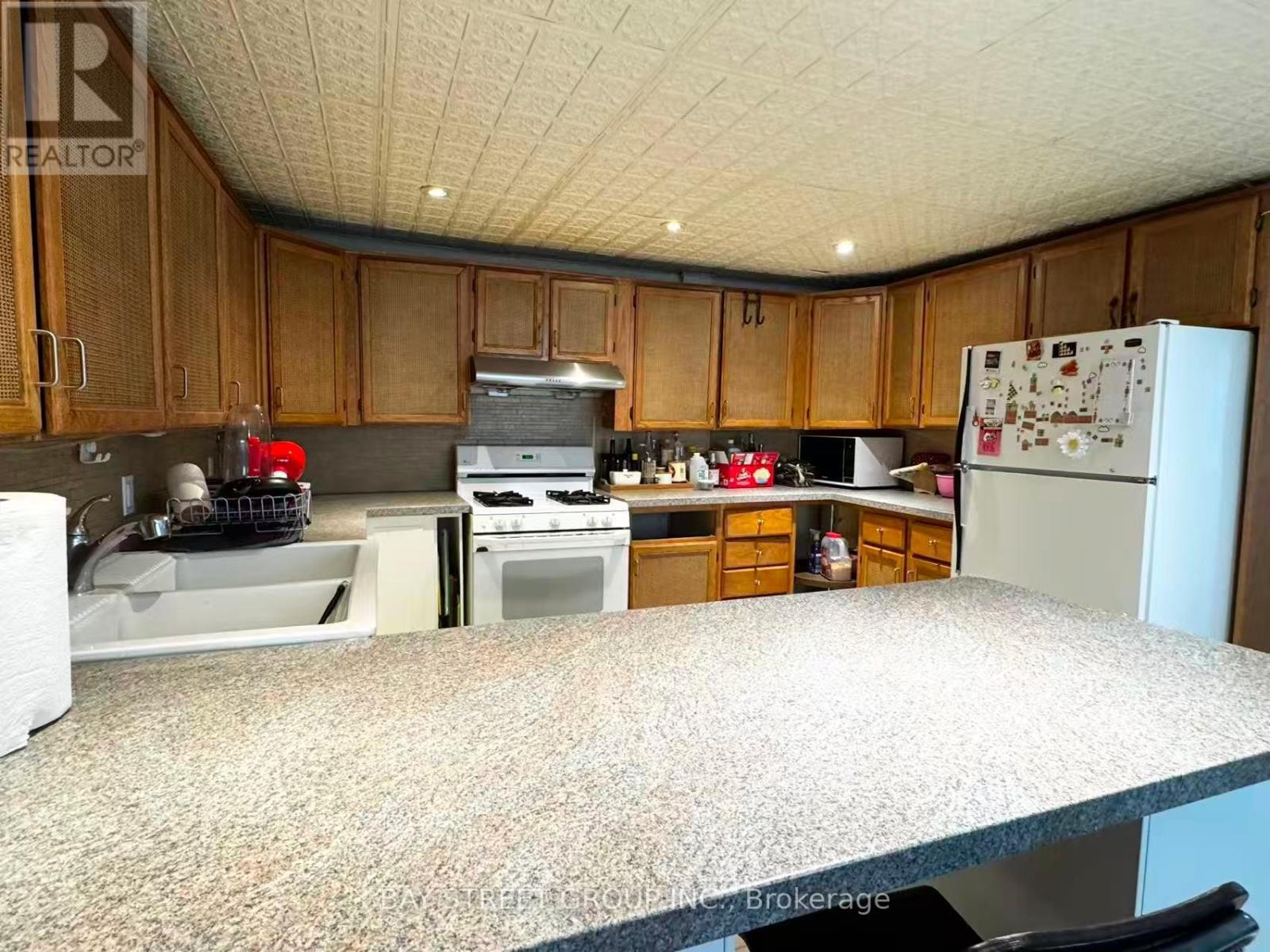 280 St Andrew Street, Ottawa, ON - Indoor Photo Showing Kitchen