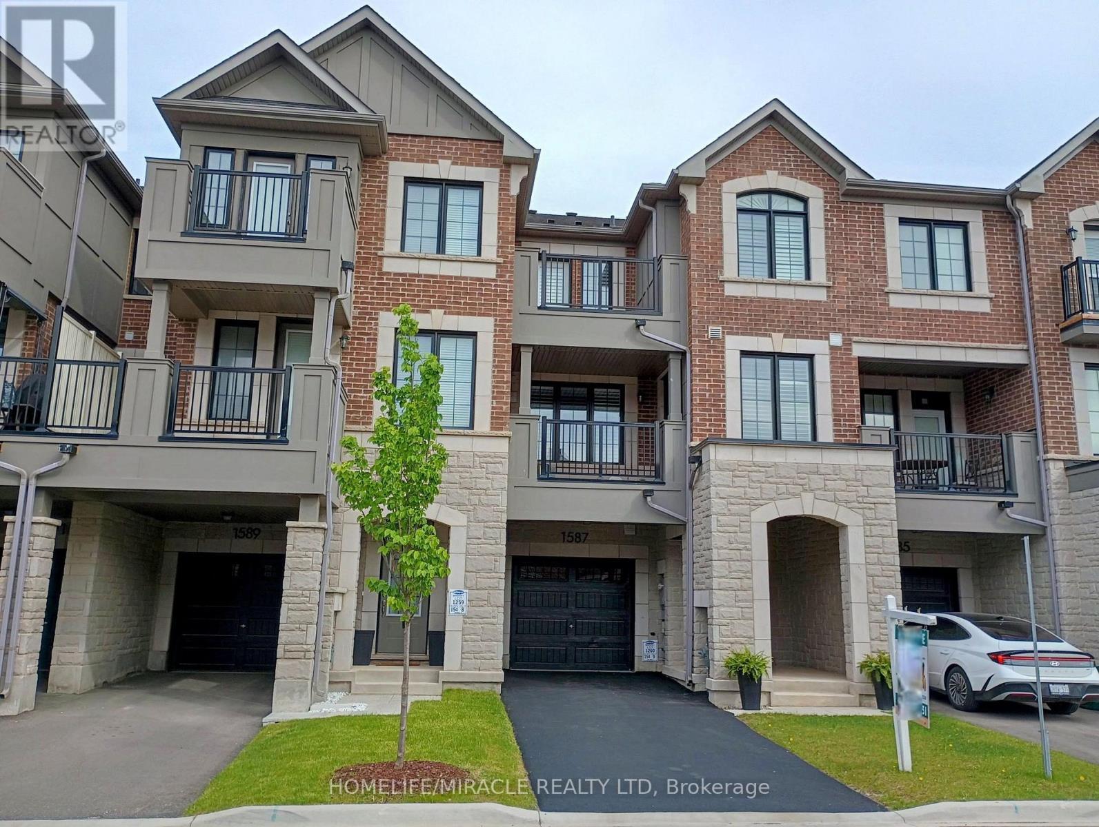 1587 Moira Crescent, Milton, ON - Outdoor With Balcony With Facade