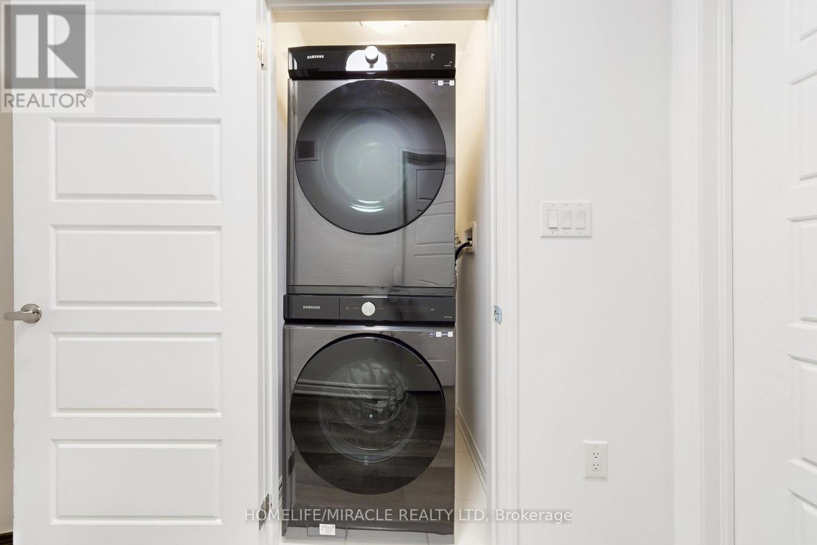 1587 Moira Crescent, Milton, ON - Indoor Photo Showing Laundry Room