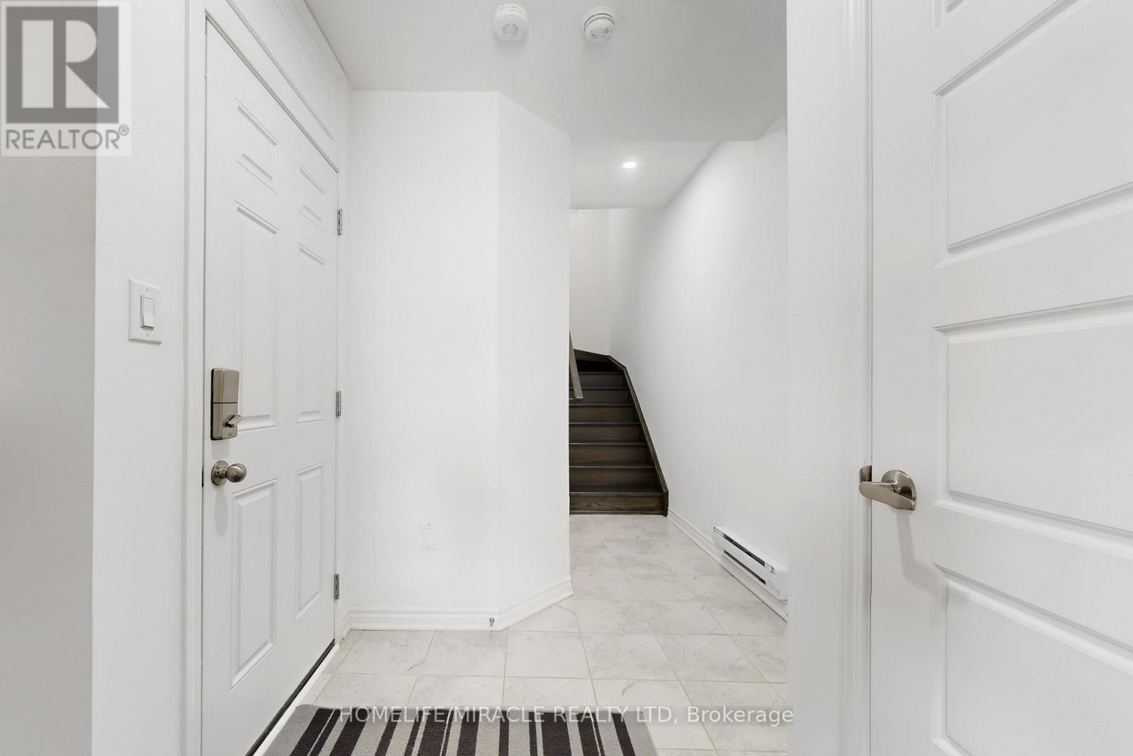 1587 Moira Crescent, Milton, ON - Indoor Photo Showing Other Room