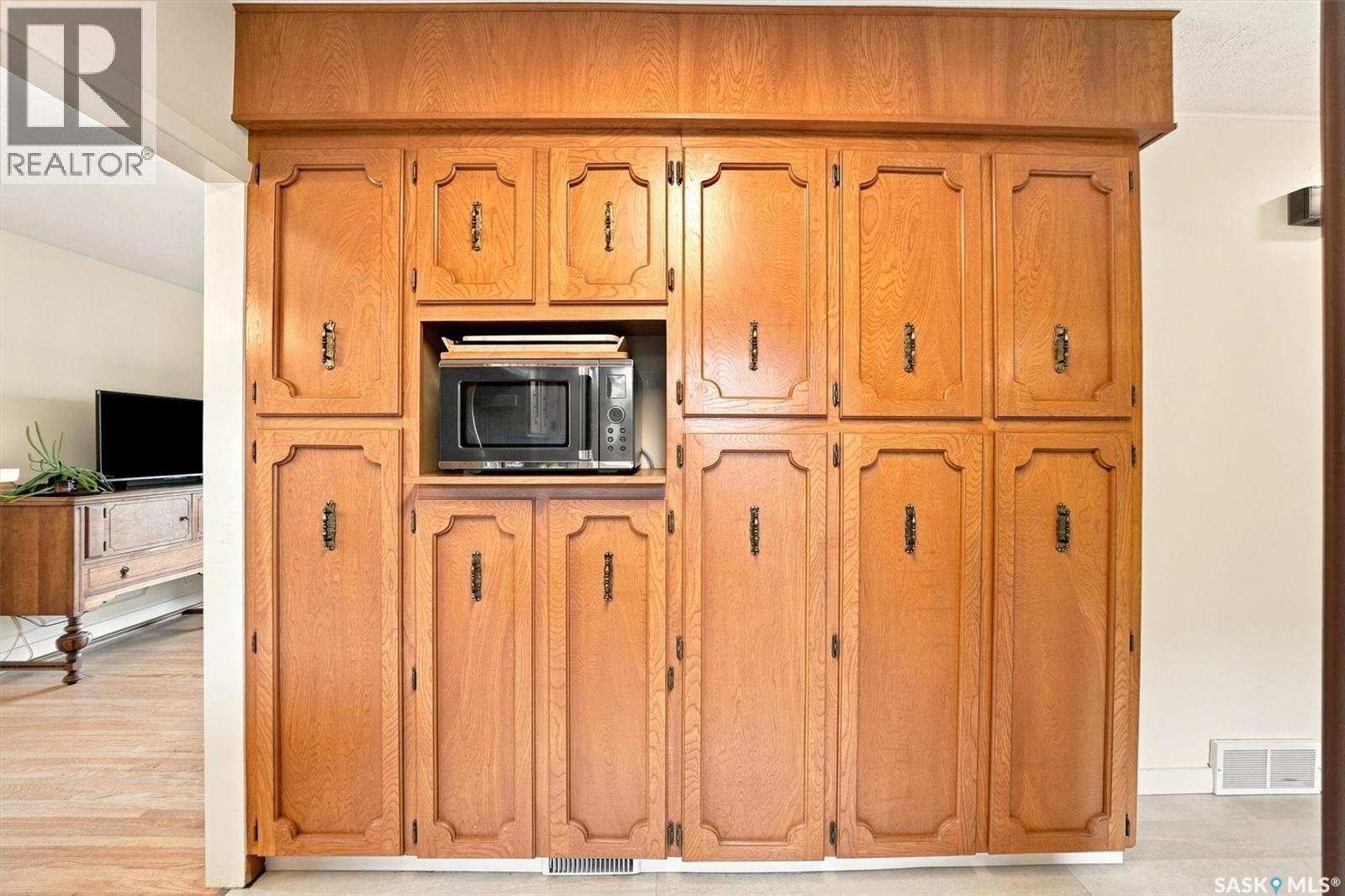 2202 Albert Avenue, Saskatoon, SK - Indoor