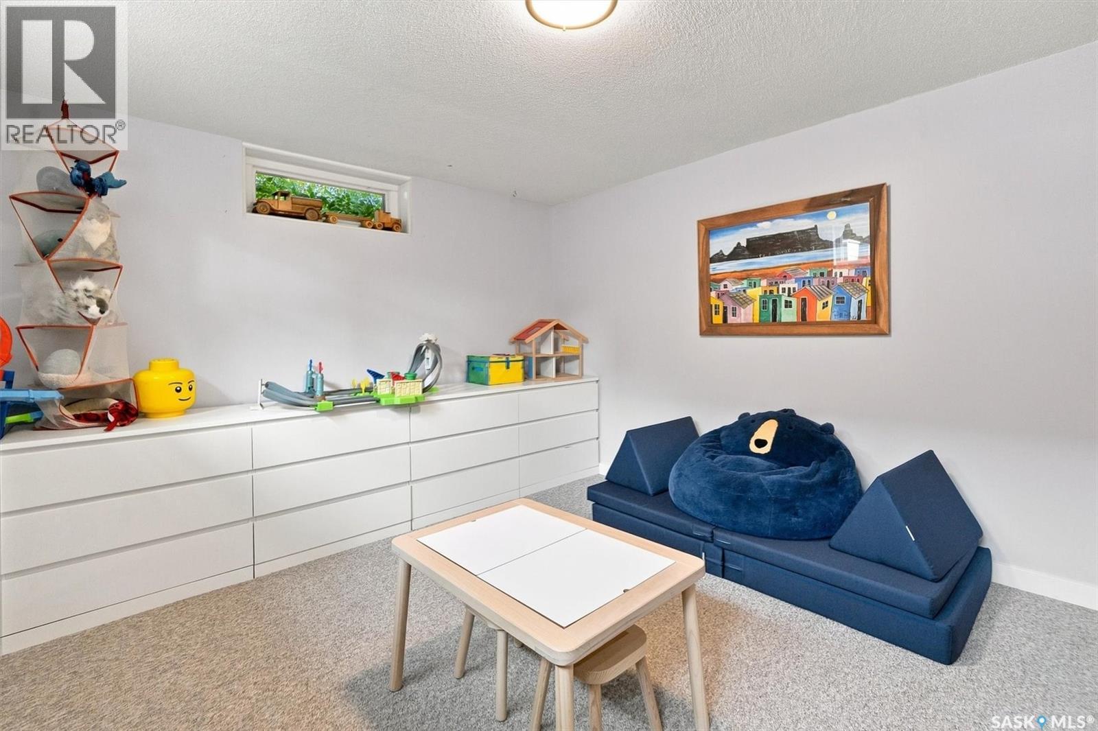 2202 Albert Avenue, Saskatoon, SK - Indoor