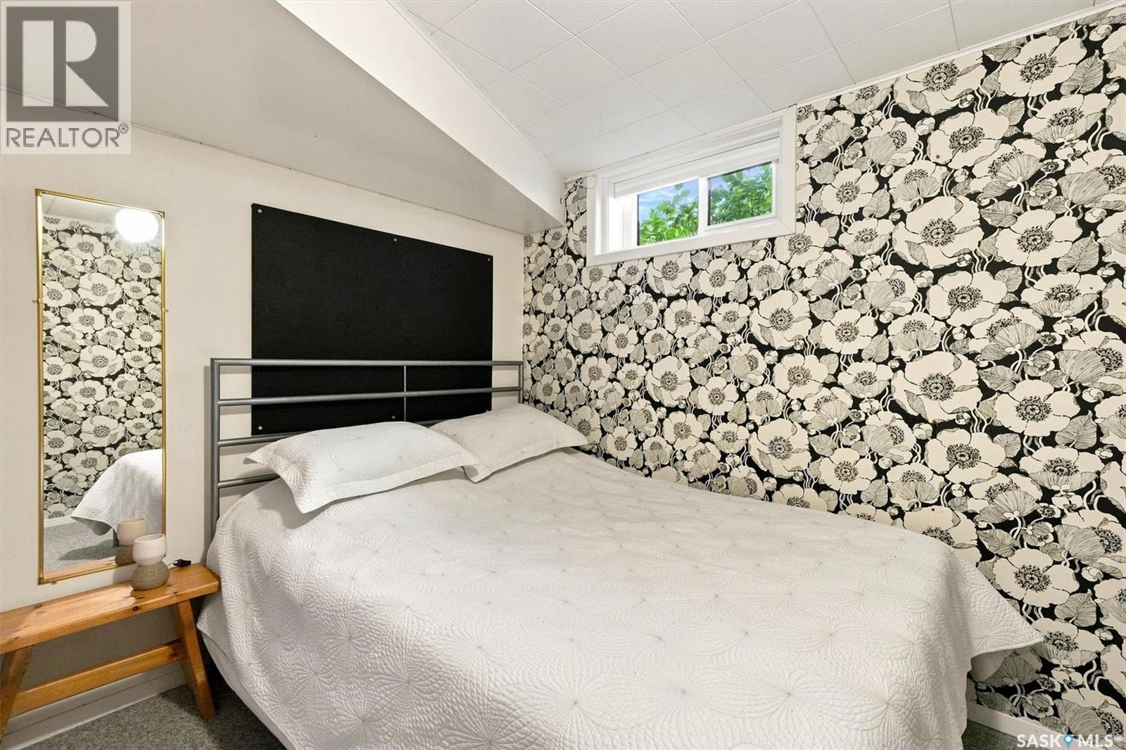 2202 Albert Avenue, Saskatoon, SK - Indoor Photo Showing Bedroom