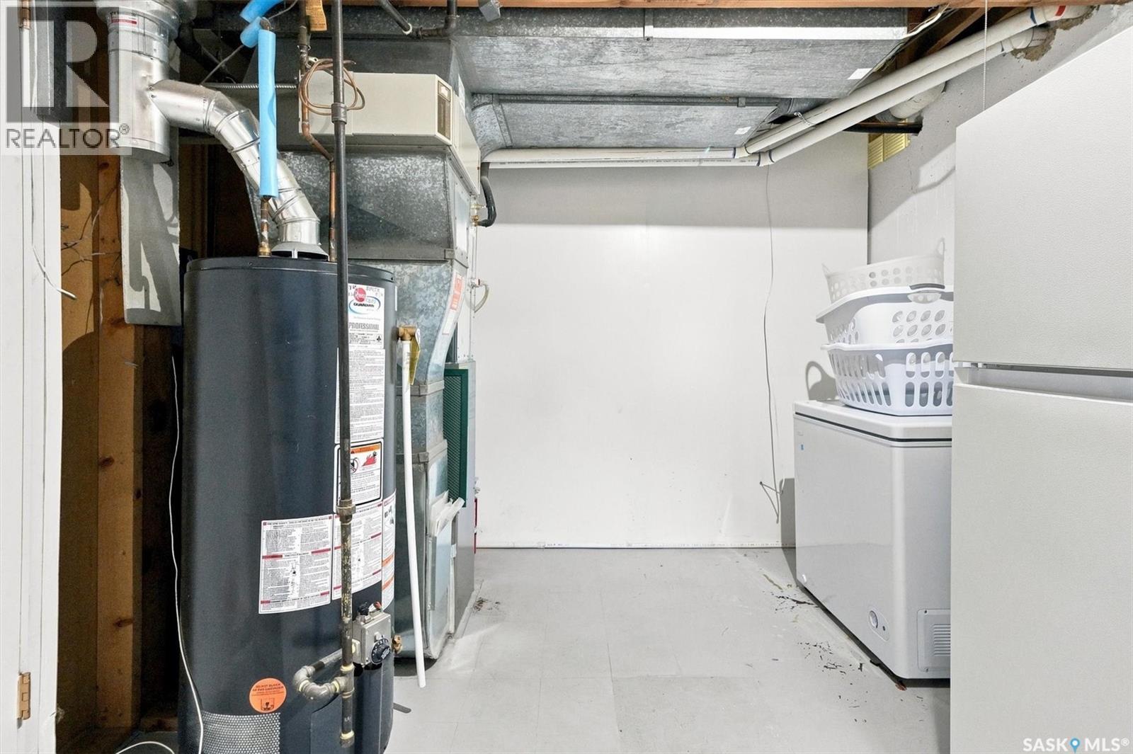 2202 Albert Avenue, Saskatoon, SK - Indoor