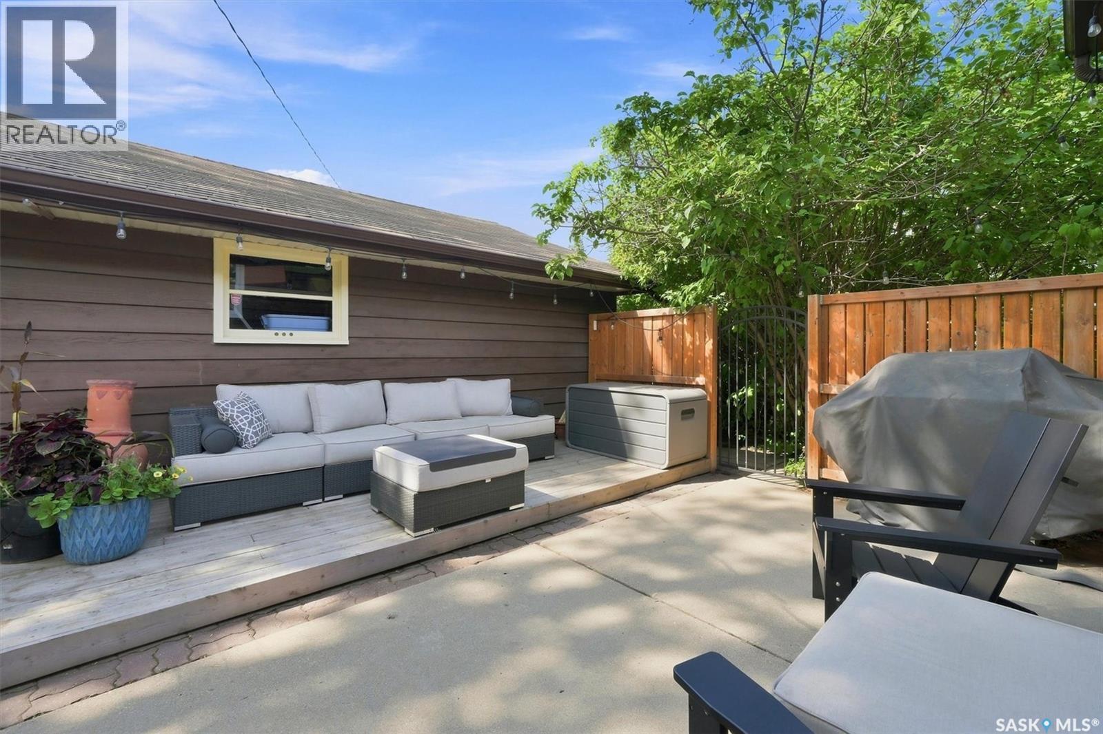 2202 Albert Avenue, Saskatoon, SK - Outdoor With Exterior
