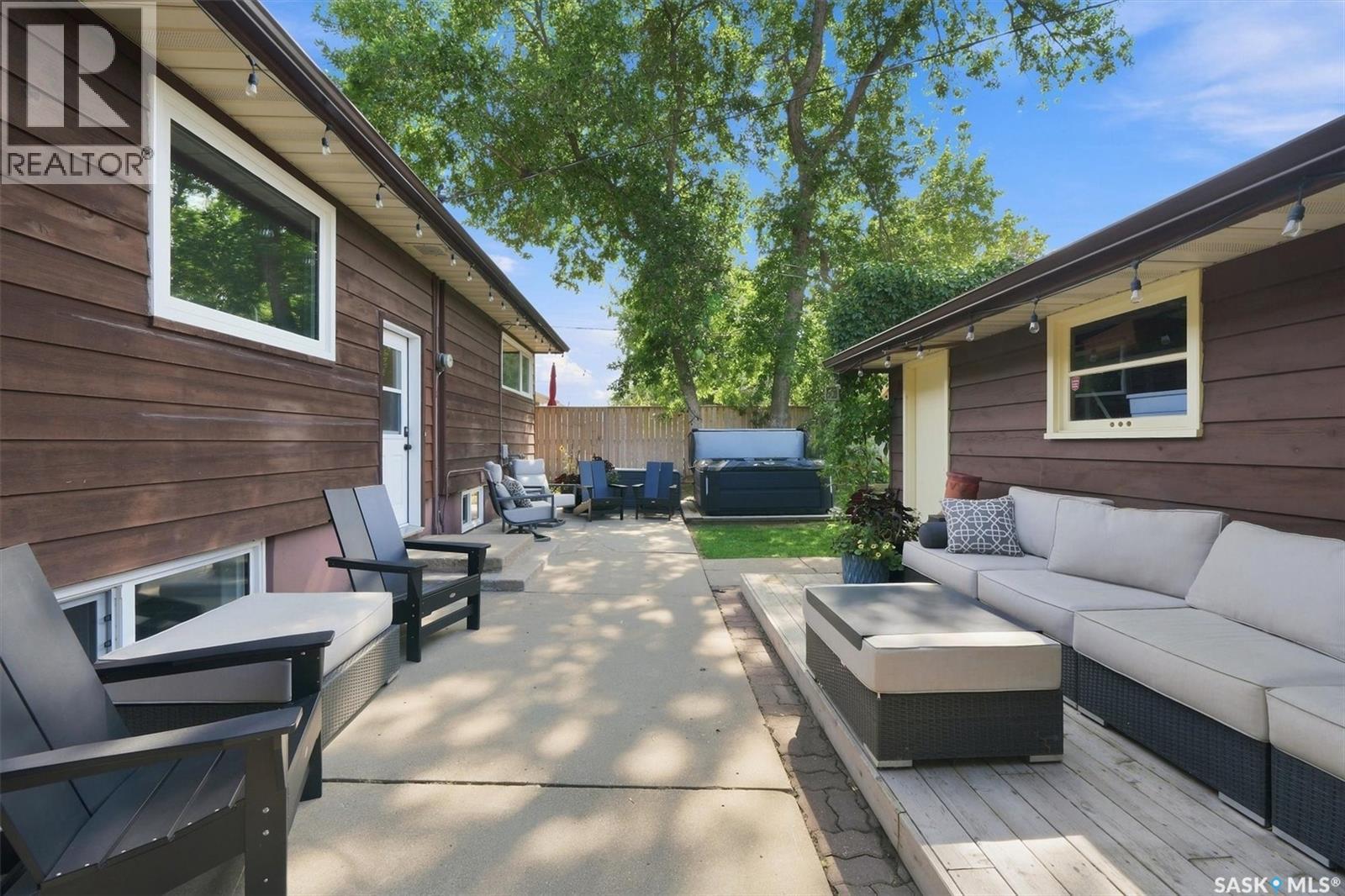 2202 Albert Avenue, Saskatoon, SK - Outdoor With Deck Patio Veranda With Exterior