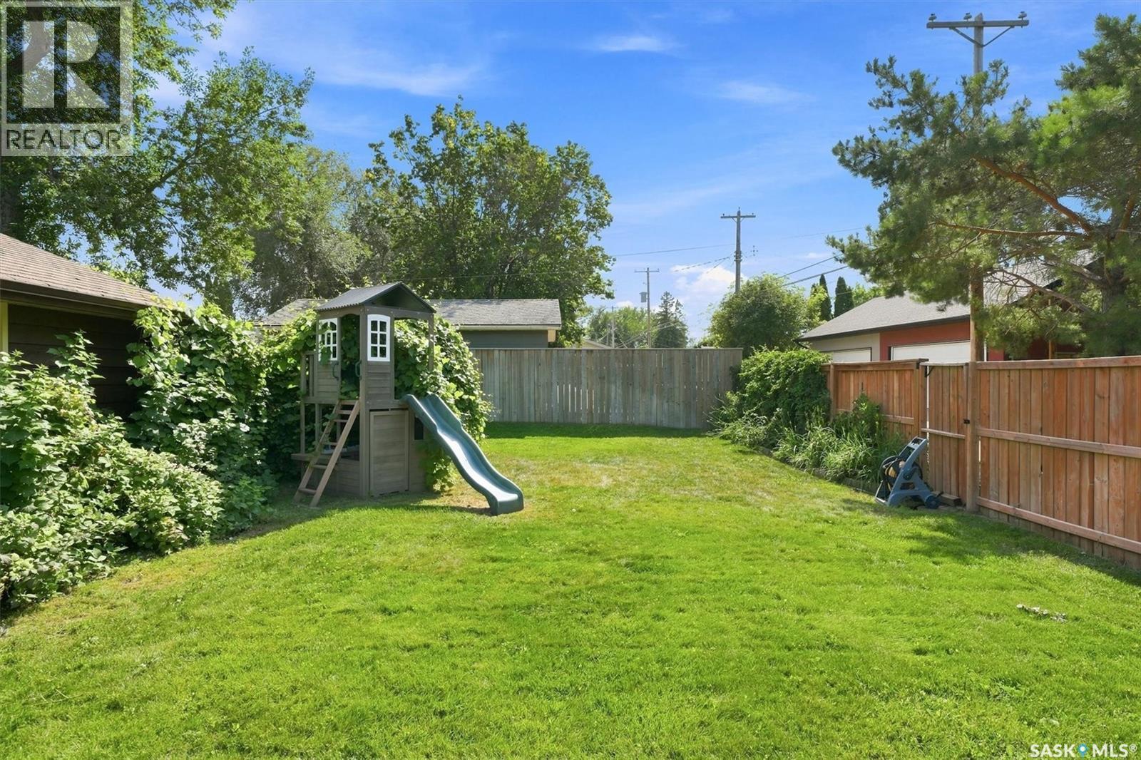 2202 Albert Avenue, Saskatoon, SK - Outdoor With Backyard