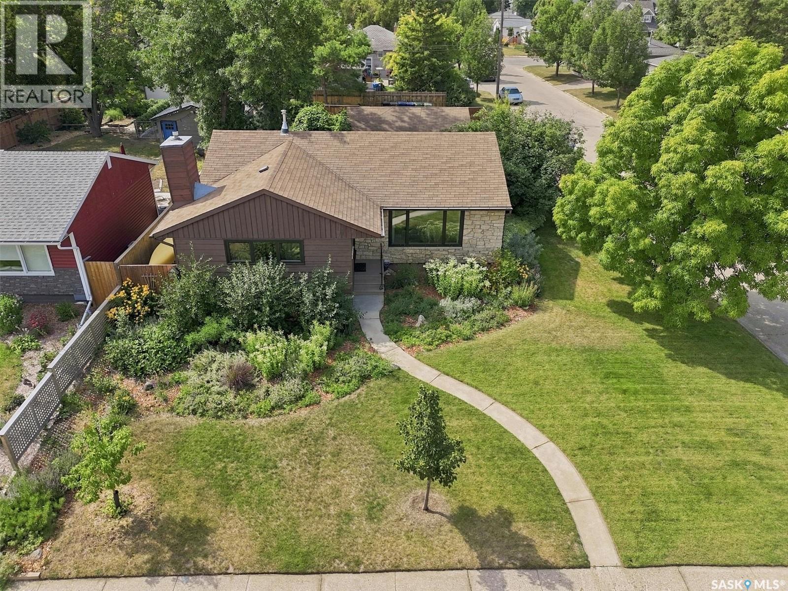 2202 Albert Avenue, Saskatoon, SK - Outdoor