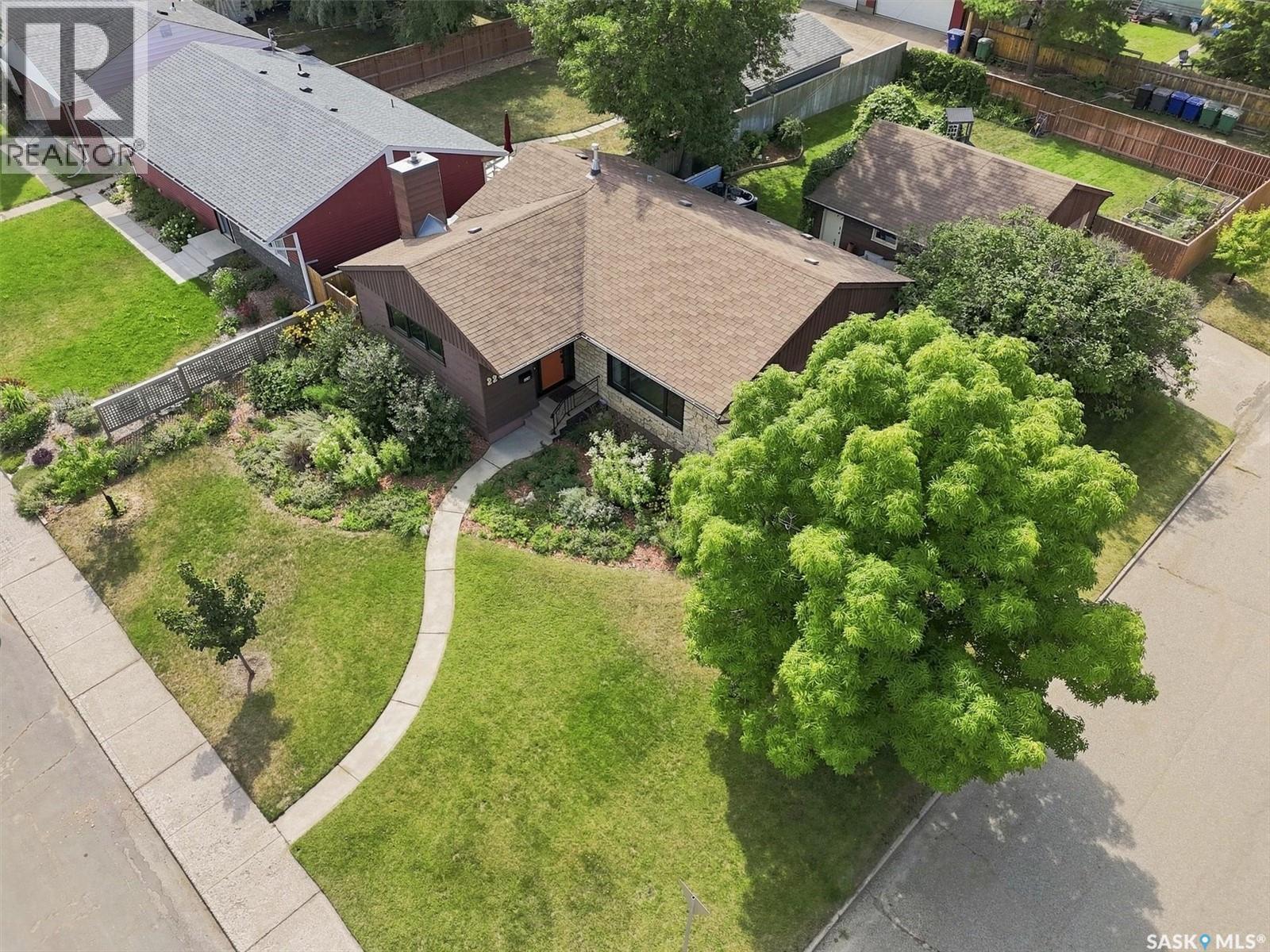2202 Albert Avenue, Saskatoon, SK - Outdoor