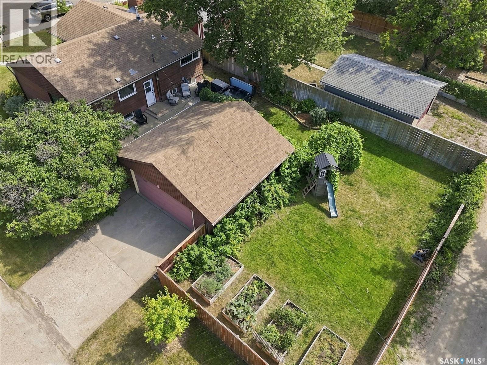 2202 Albert Avenue, Saskatoon, SK - Outdoor