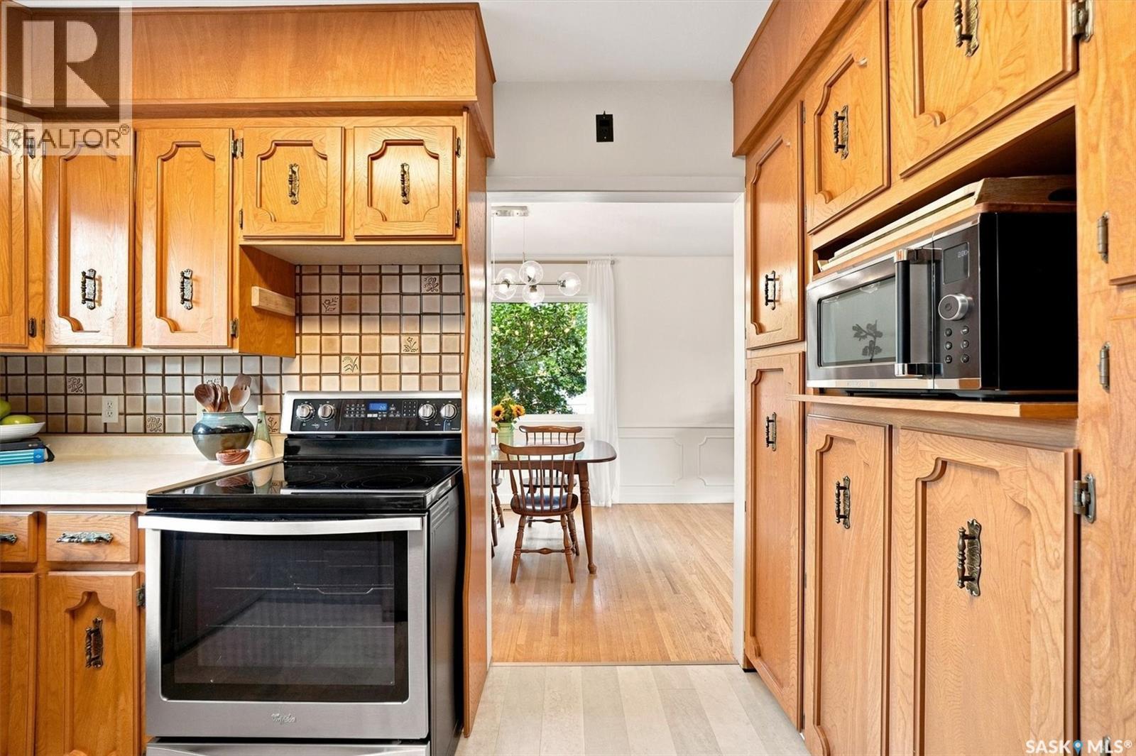 2202 Albert Avenue, Saskatoon, SK - Indoor Photo Showing Kitchen