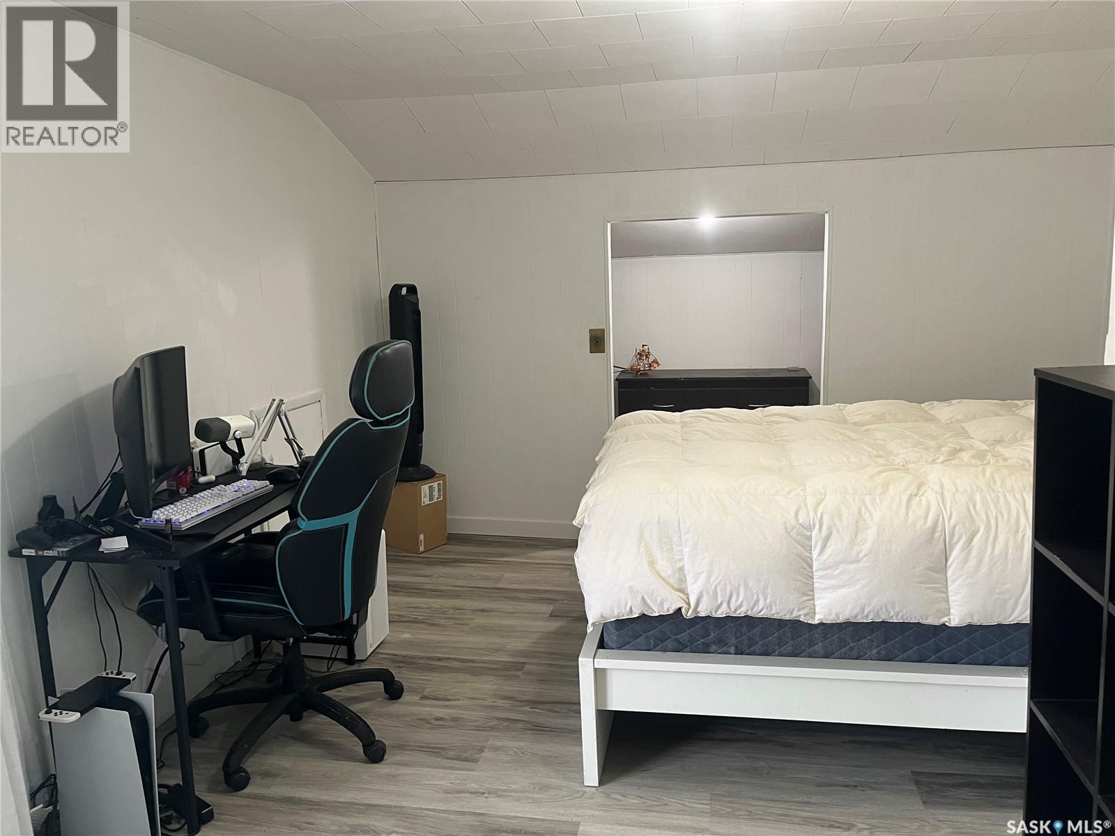 164 4Th Street W, Mankota, SK - Indoor Photo Showing Bedroom