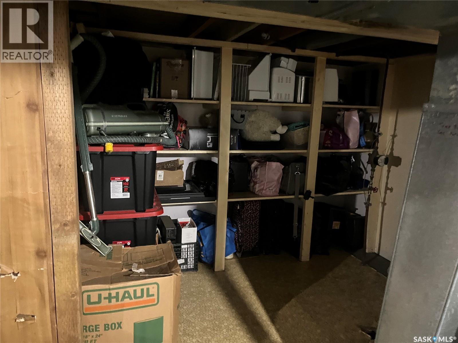 164 4Th Street W, Mankota, SK - Indoor