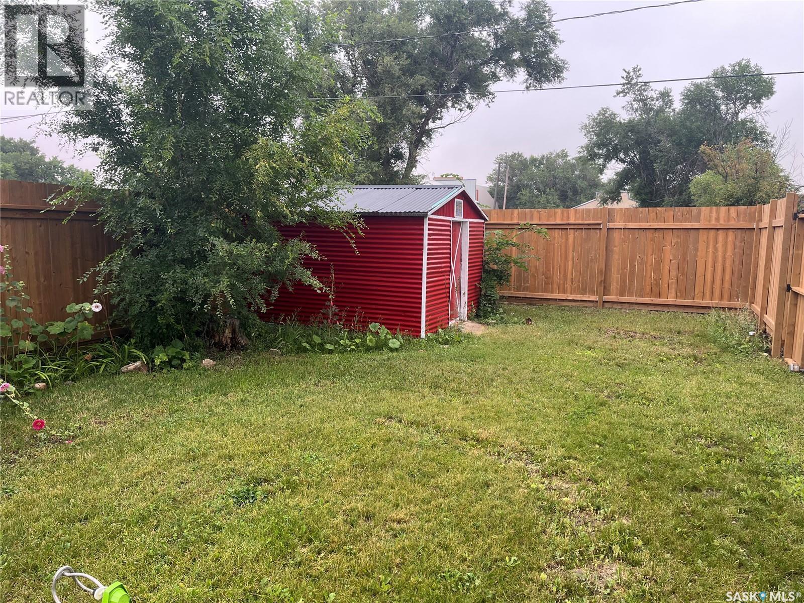 164 4Th Street W, Mankota, SK - Outdoor