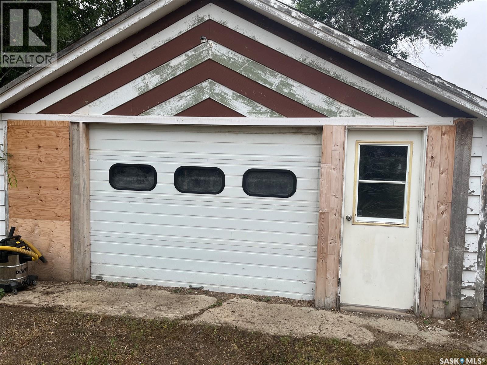 164 4Th Street W, Mankota, SK - Outdoor With Exterior