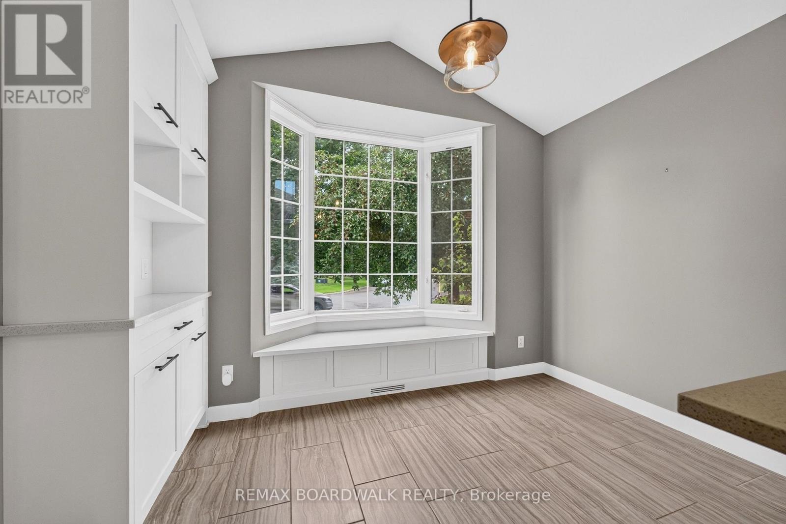 22 Burnstead Crescent, Ottawa, ON - Indoor Photo Showing Other Room