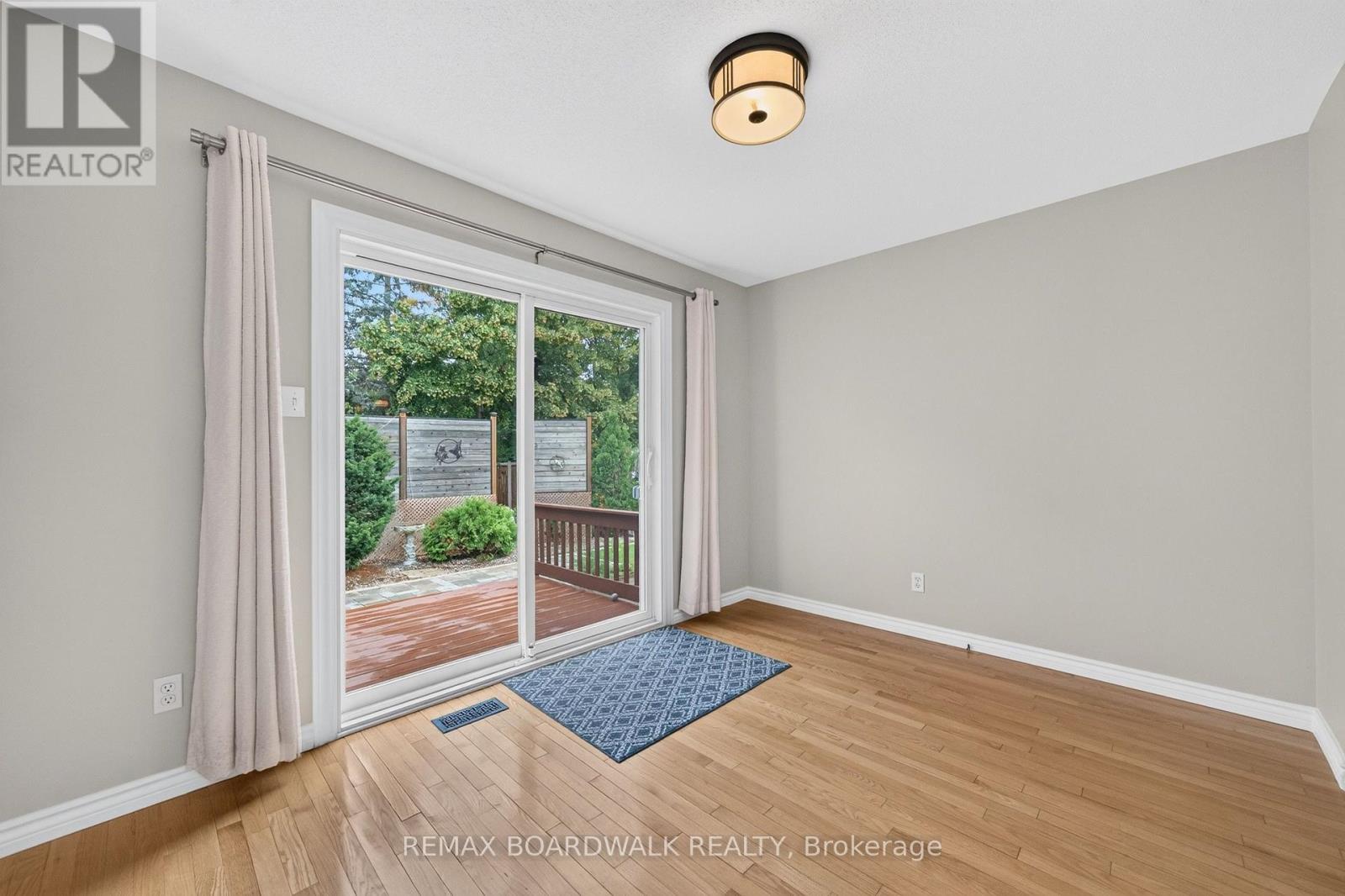 22 Burnstead Crescent, Ottawa, ON - Indoor Photo Showing Other Room