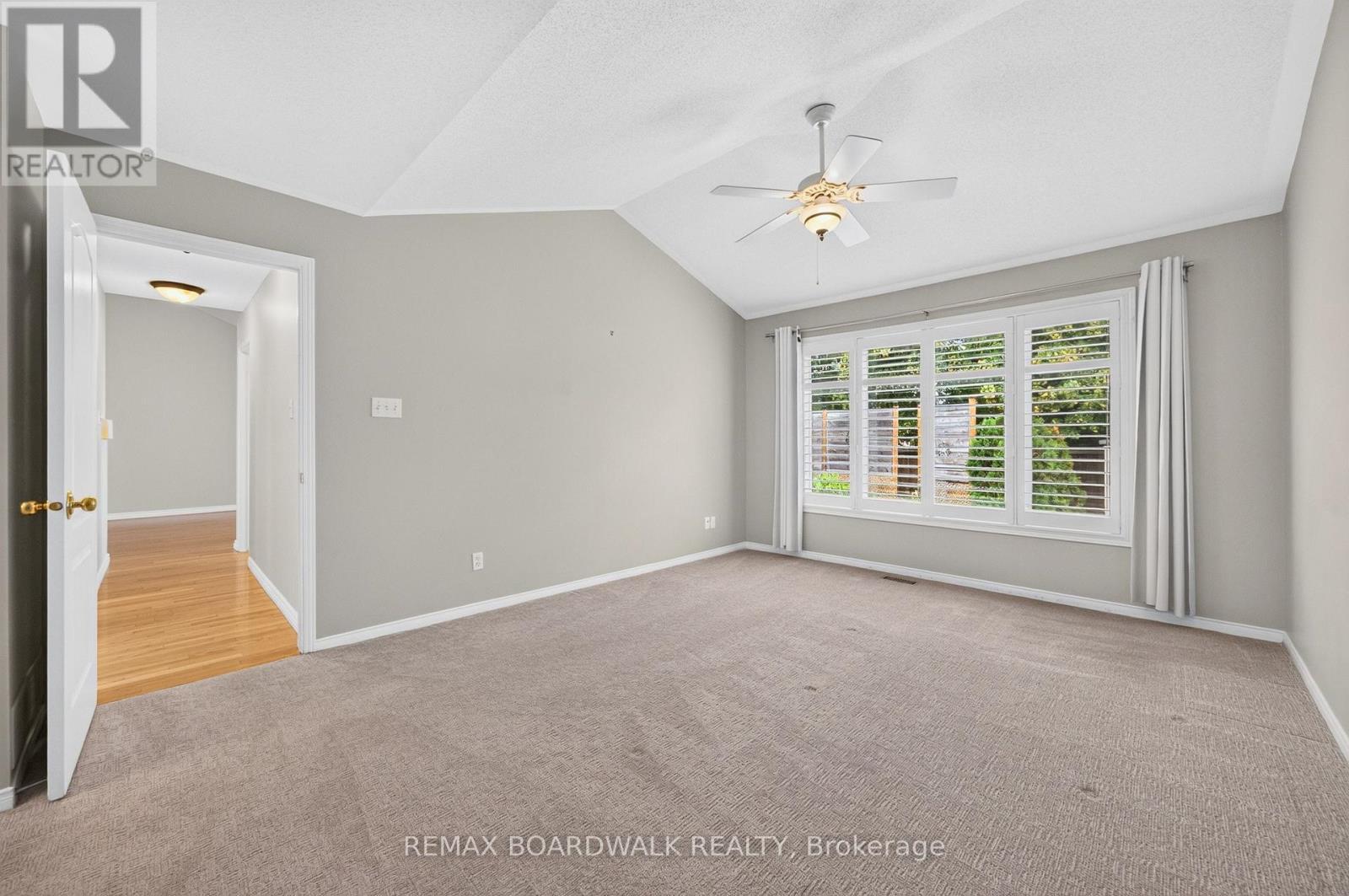 22 Burnstead Crescent, Ottawa, ON - Indoor Photo Showing Other Room