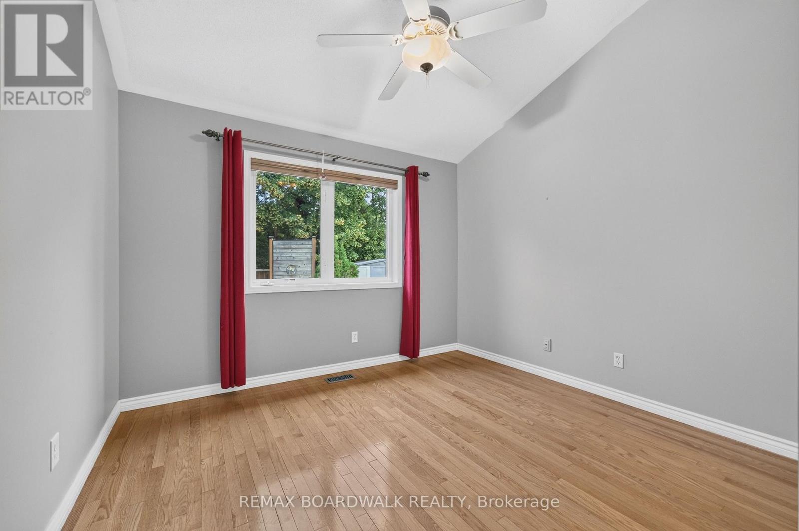 22 Burnstead Crescent, Ottawa, ON - Indoor Photo Showing Other Room