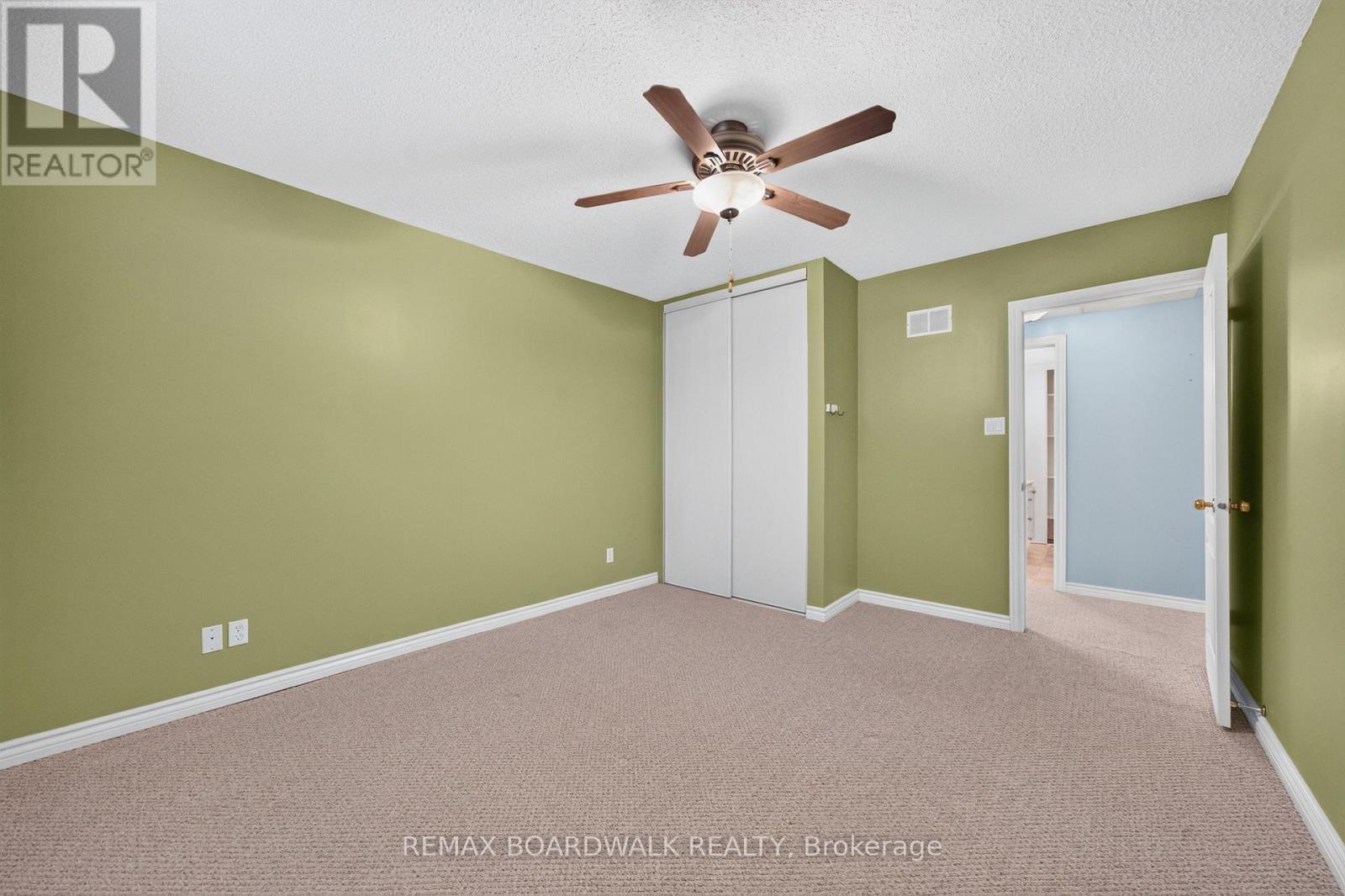 22 Burnstead Crescent, Ottawa, ON - Indoor Photo Showing Other Room
