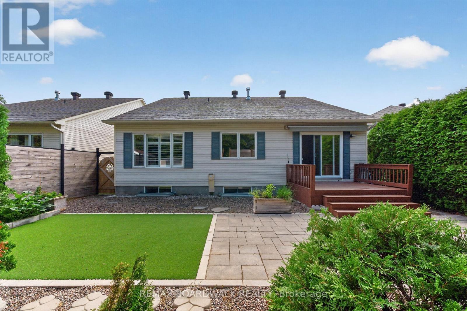 22 Burnstead Crescent, Ottawa, ON - Outdoor With Deck Patio Veranda