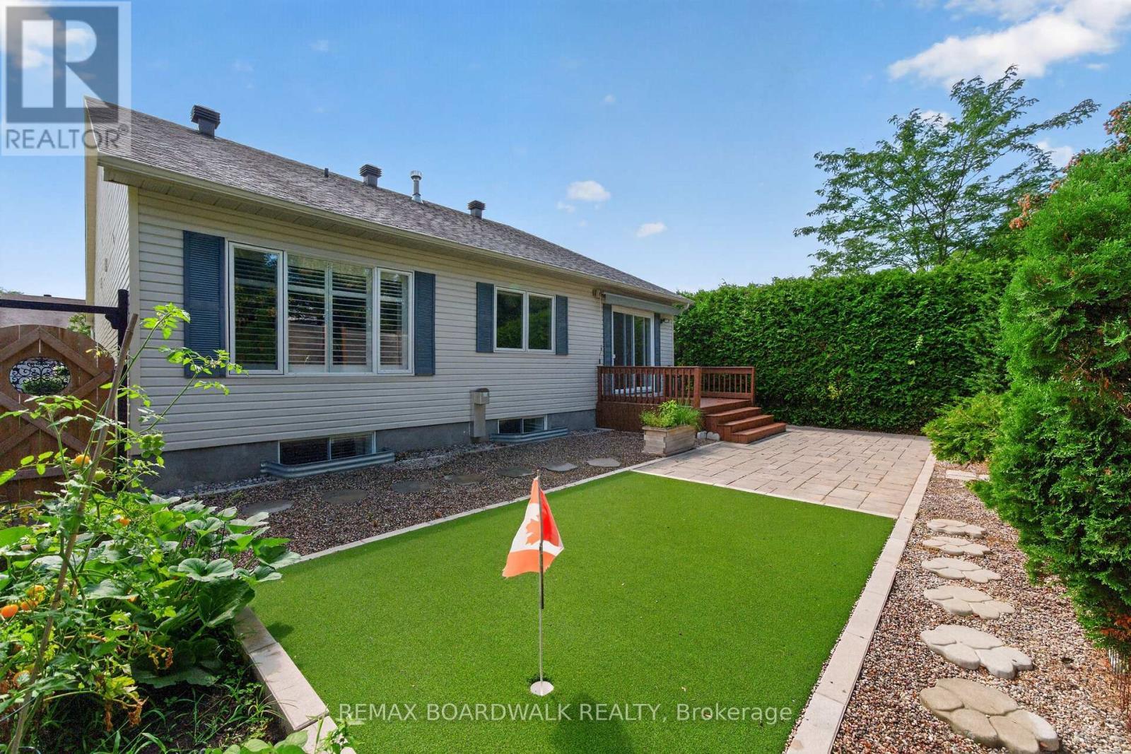 22 Burnstead Crescent, Ottawa, ON - Outdoor