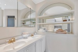 Salle de bains attenante à la CCP - 